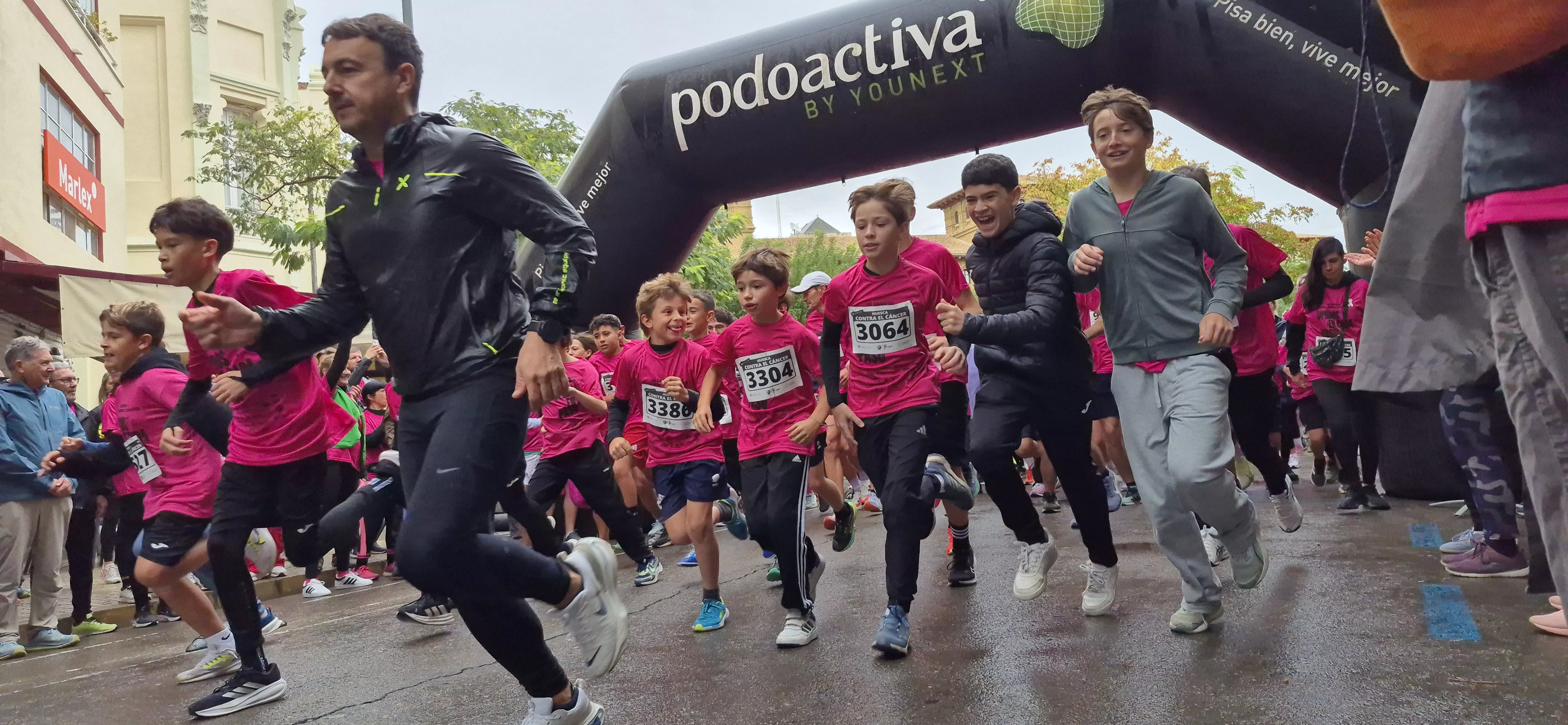 XII Carrera contra el cáncer de Huesca. Foto Myriam Martínez