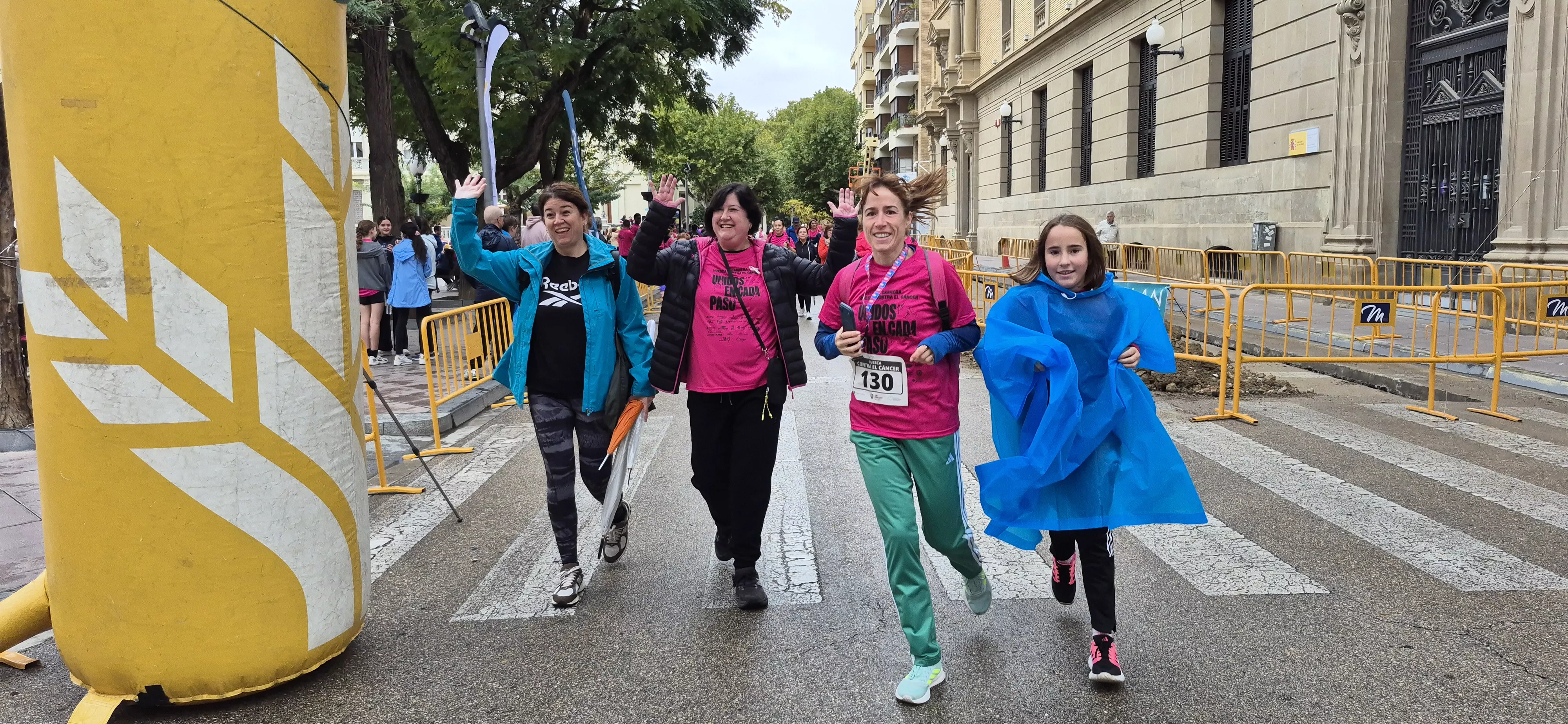 XII Carrera contra el cáncer de Huesca. Foto Myriam Martínez