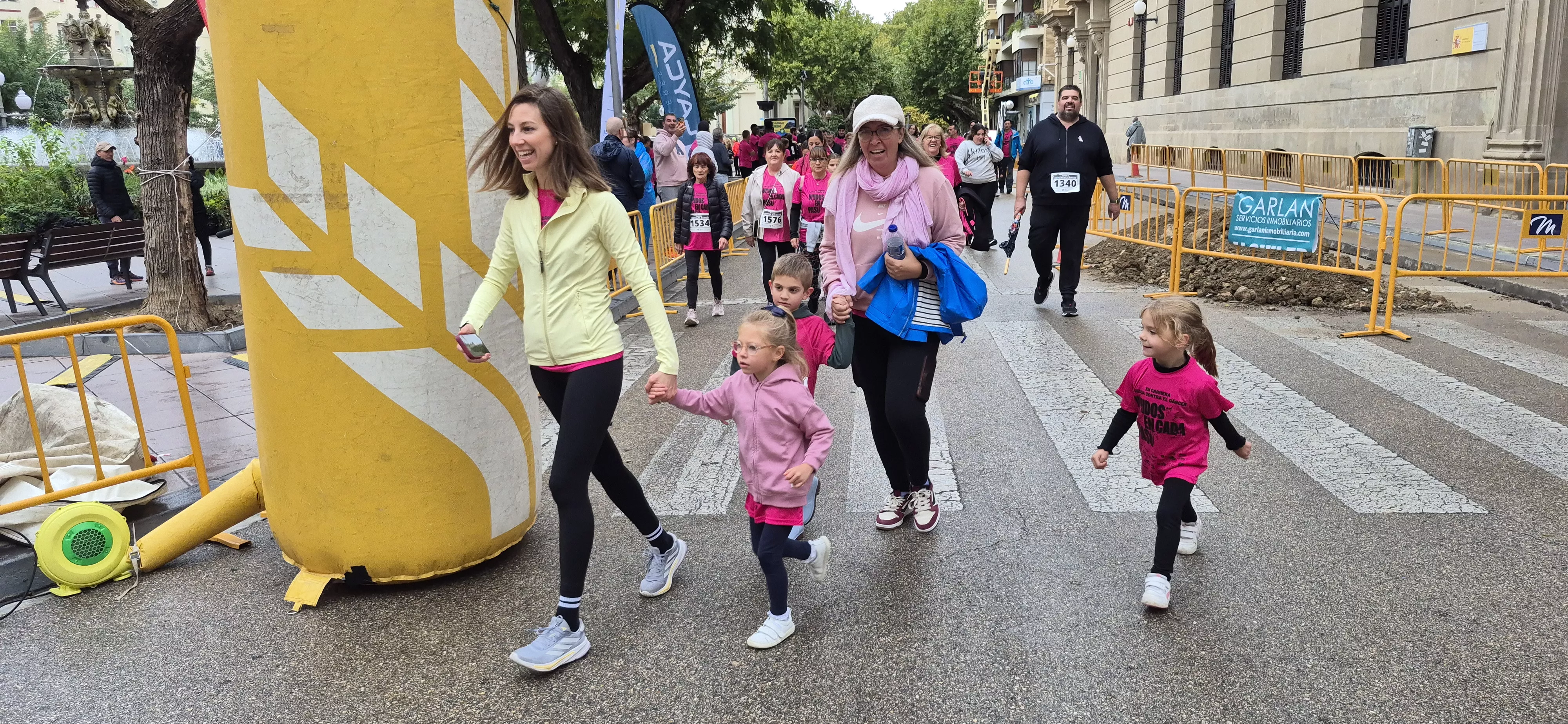 XII Carrera contra el cáncer de Huesca. Foto Myriam Martínez