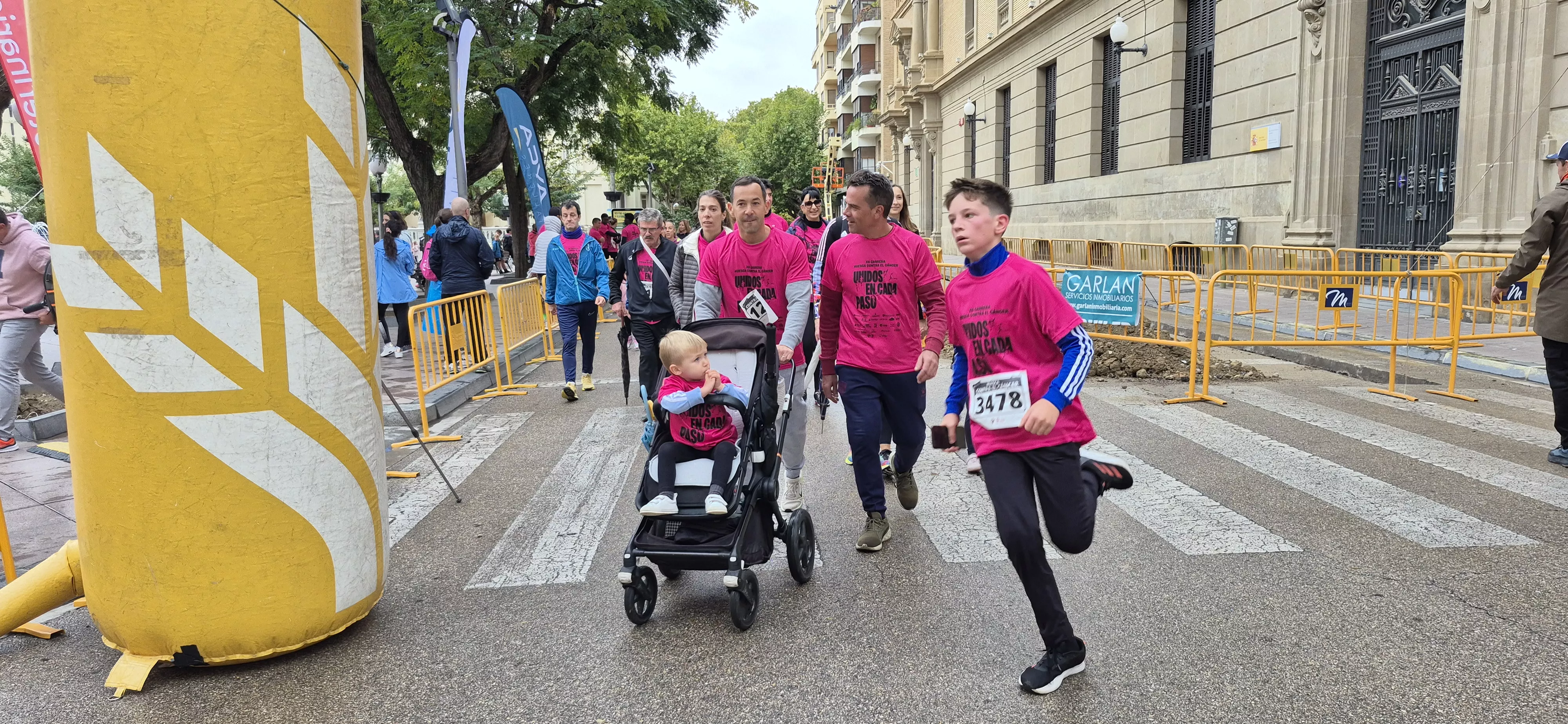 XII Carrera contra el cáncer de Huesca. Foto Myriam Martínez