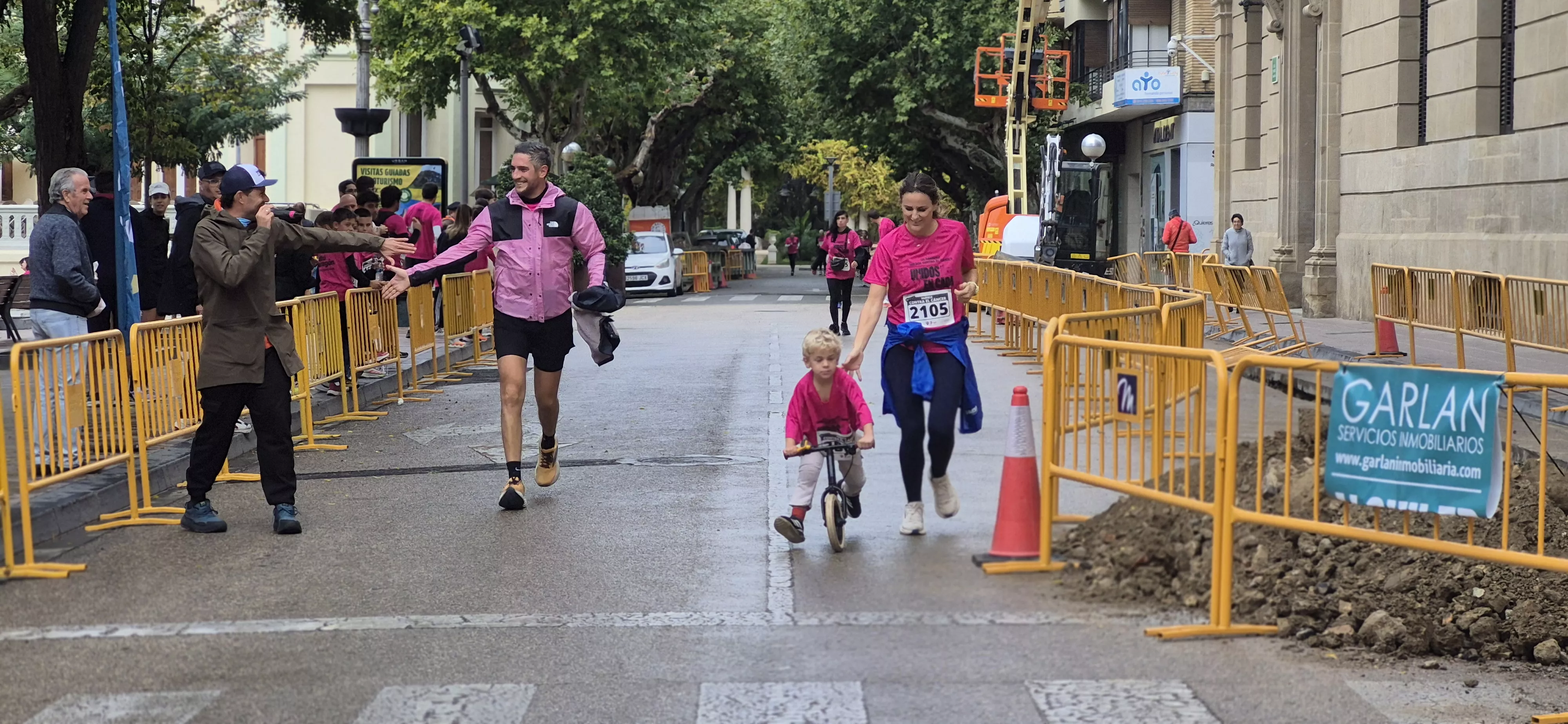 XII Carrera contra el cáncer de Huesca. Foto Myriam Martínez