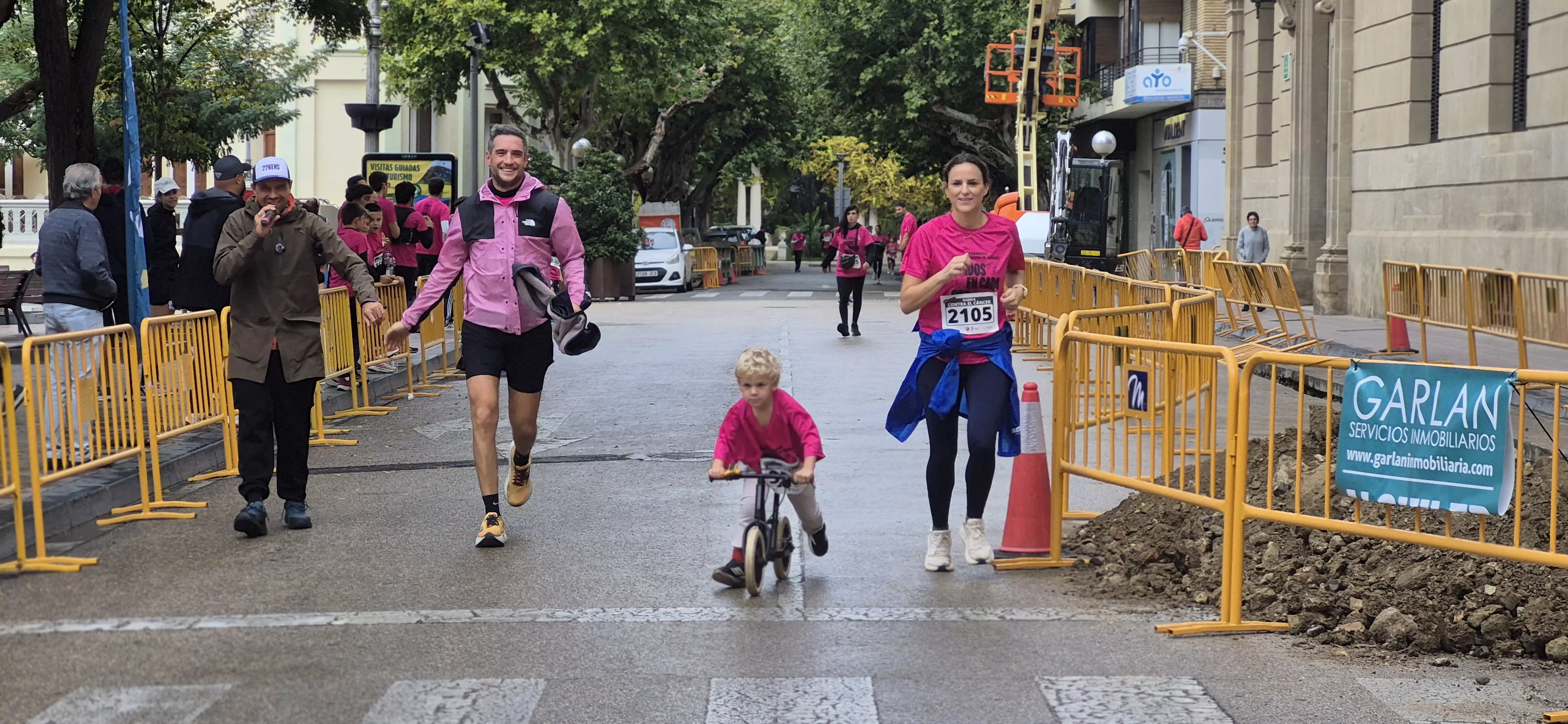 XII Carrera contra el cáncer de Huesca. Foto Myriam Martínez