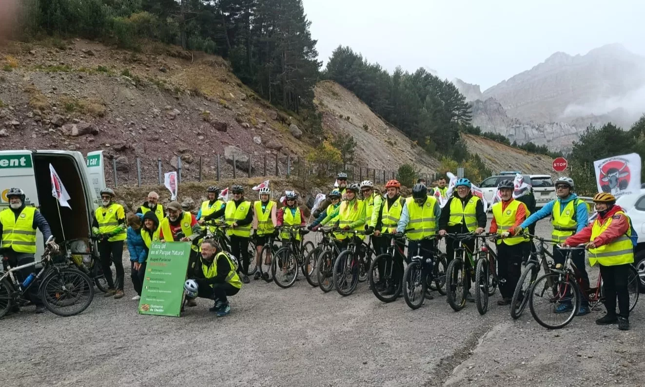 Una bicicletada en memoria de Mariano Polanco reclama la protección de Canal Roya.