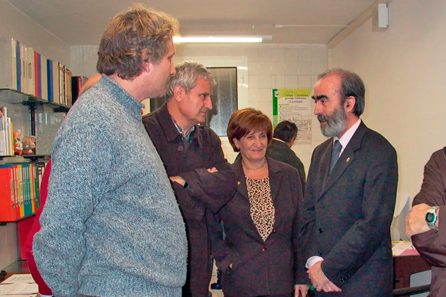 Javier Lorés, con Antonio Angulo, María Antonia Brusau y Fernando Elboj, en la inauguración de la sede del Peñas. Foto: Alejandro Sanagustín. Javier Lorés, con Antonio Angulo, María Antonia Brusau y Fernando Elboj, en la inauguración de la sede del Peñas. Foto: Alejandro Sanagustín.