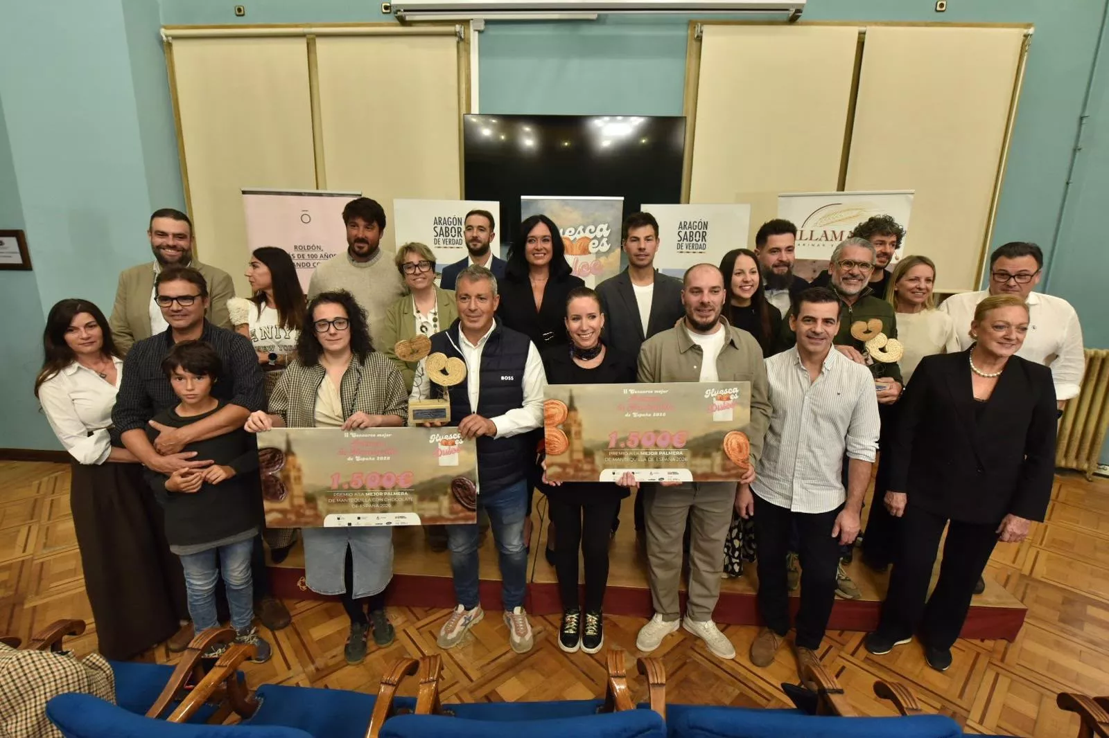 Participantes en la entrega de los premios a las mejores palmeras de mantequilla y mantequilla de chocolate.
