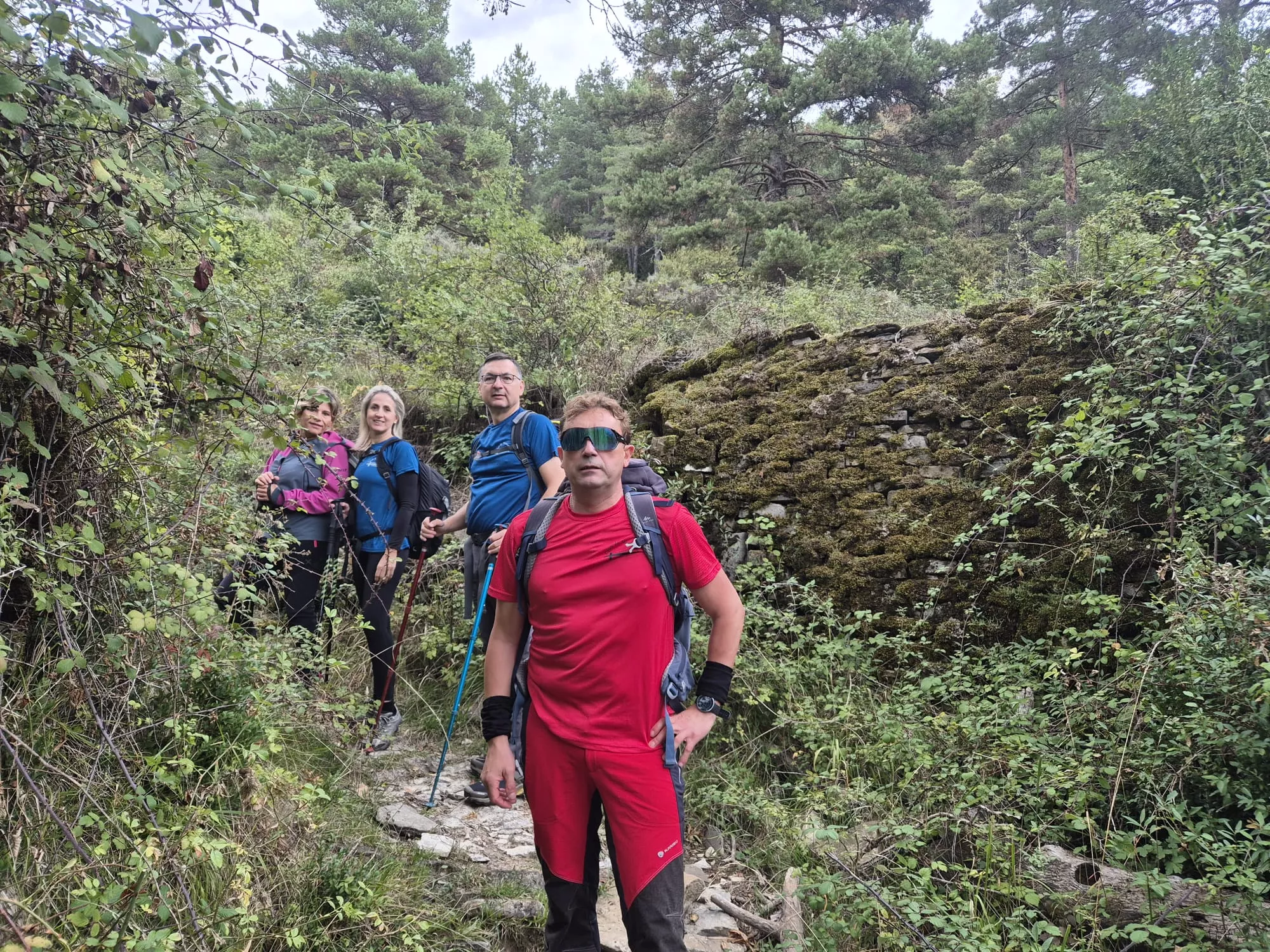 Etapa Acumuer-Castiello de Jaca del GR-15 por los Javieres. Fotos Juanlu Herrero y Nico Alonso