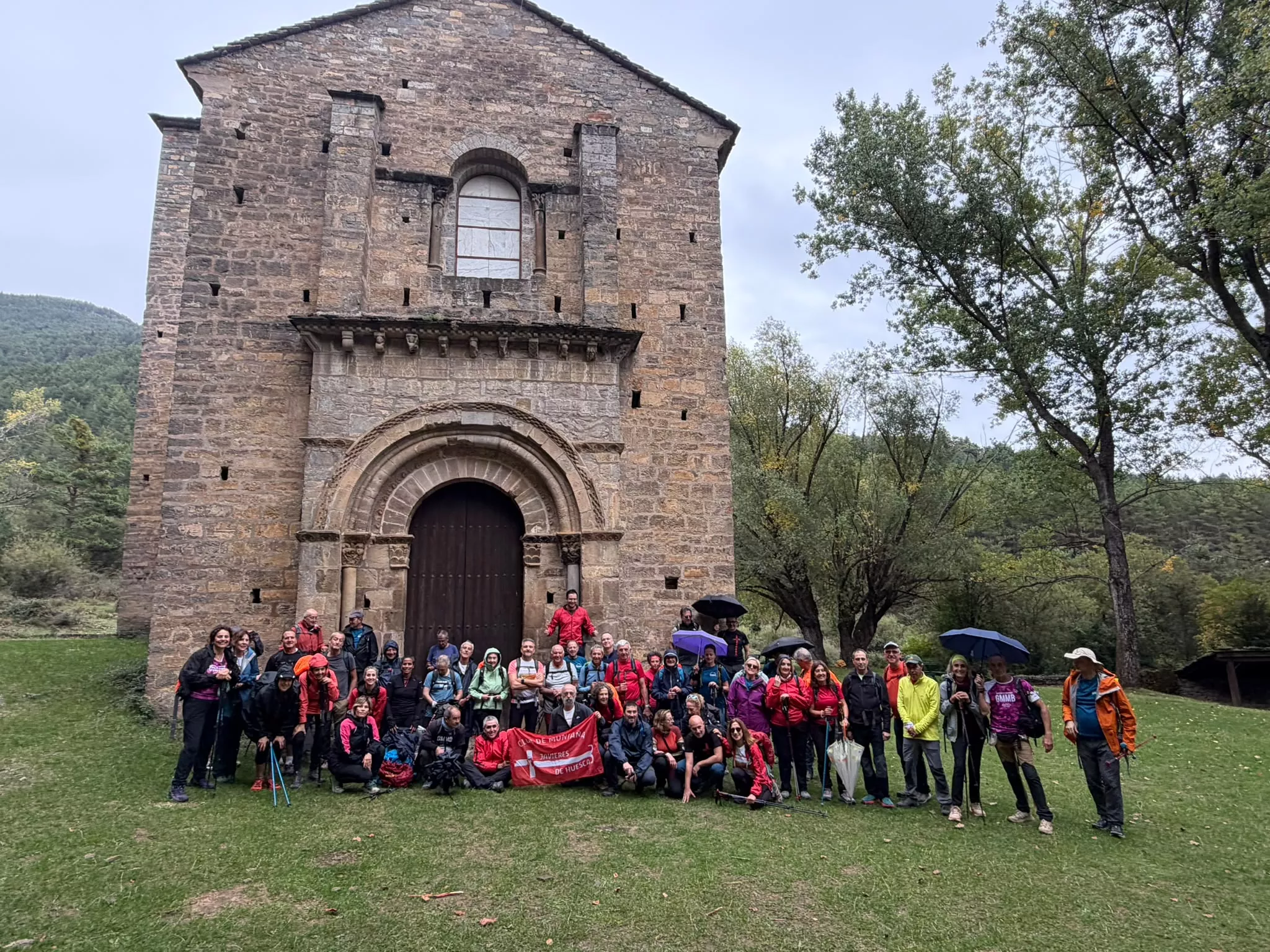 Expedición de los 55 Javieres en el GR-15. Foto Nico Alonso