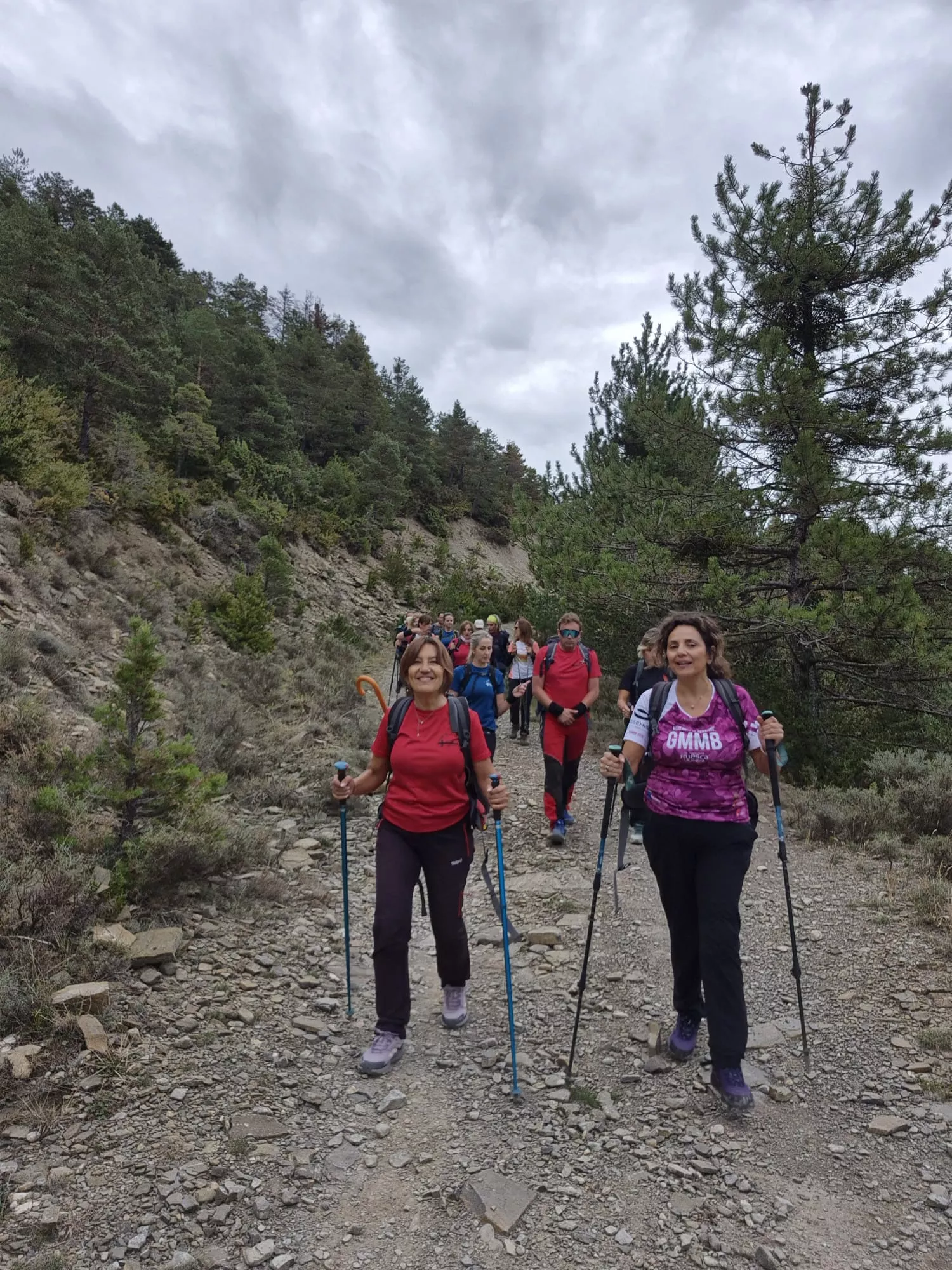 Etapa Acumuer-Castiello de Jaca del GR-15 por los Javieres. Fotos Juanlu Herrero y Nico Alonso