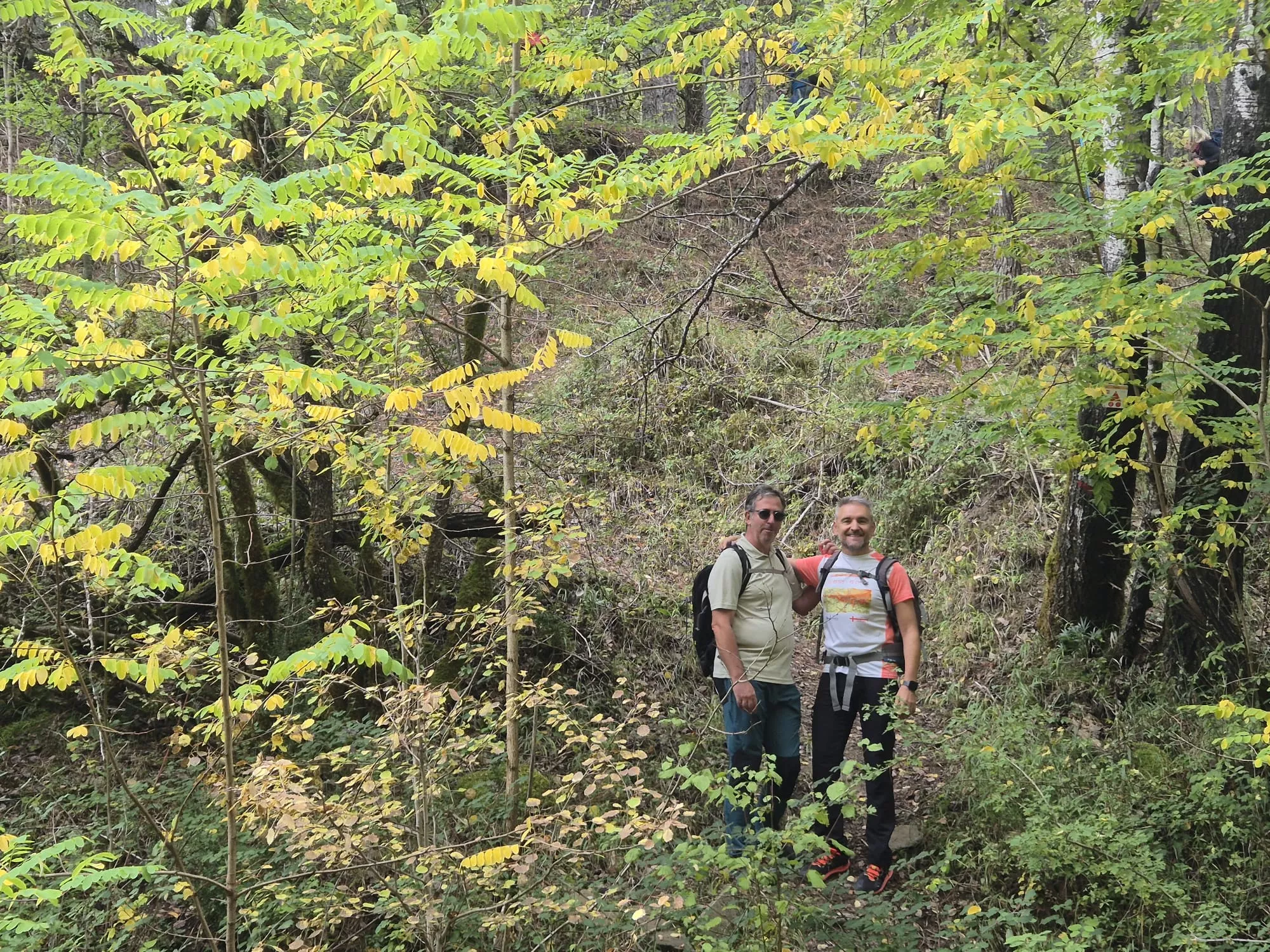 Etapa Acumuer-Castiello de Jaca del GR-15 por los Javieres. Fotos Juanlu Herrero y Nico Alonso
