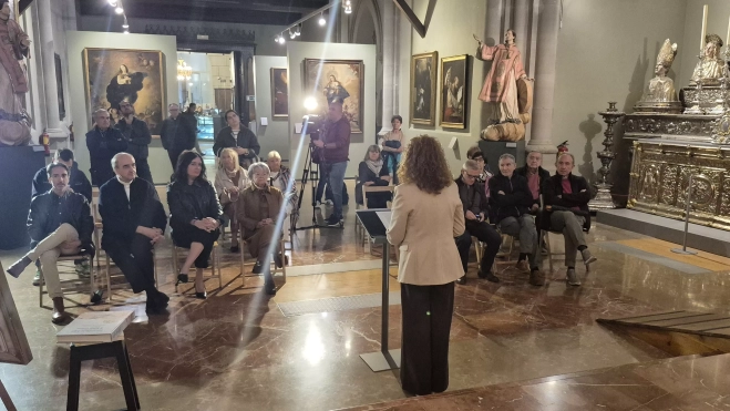 La familia de José María Lanzarote dona un cuadro del artista a la Catedral de Huesca. Foto Myriam Martínez La familia de José María Lanzarote dona un cuadro del artista a la Catedral de Huesca. Foto Myriam Martínez