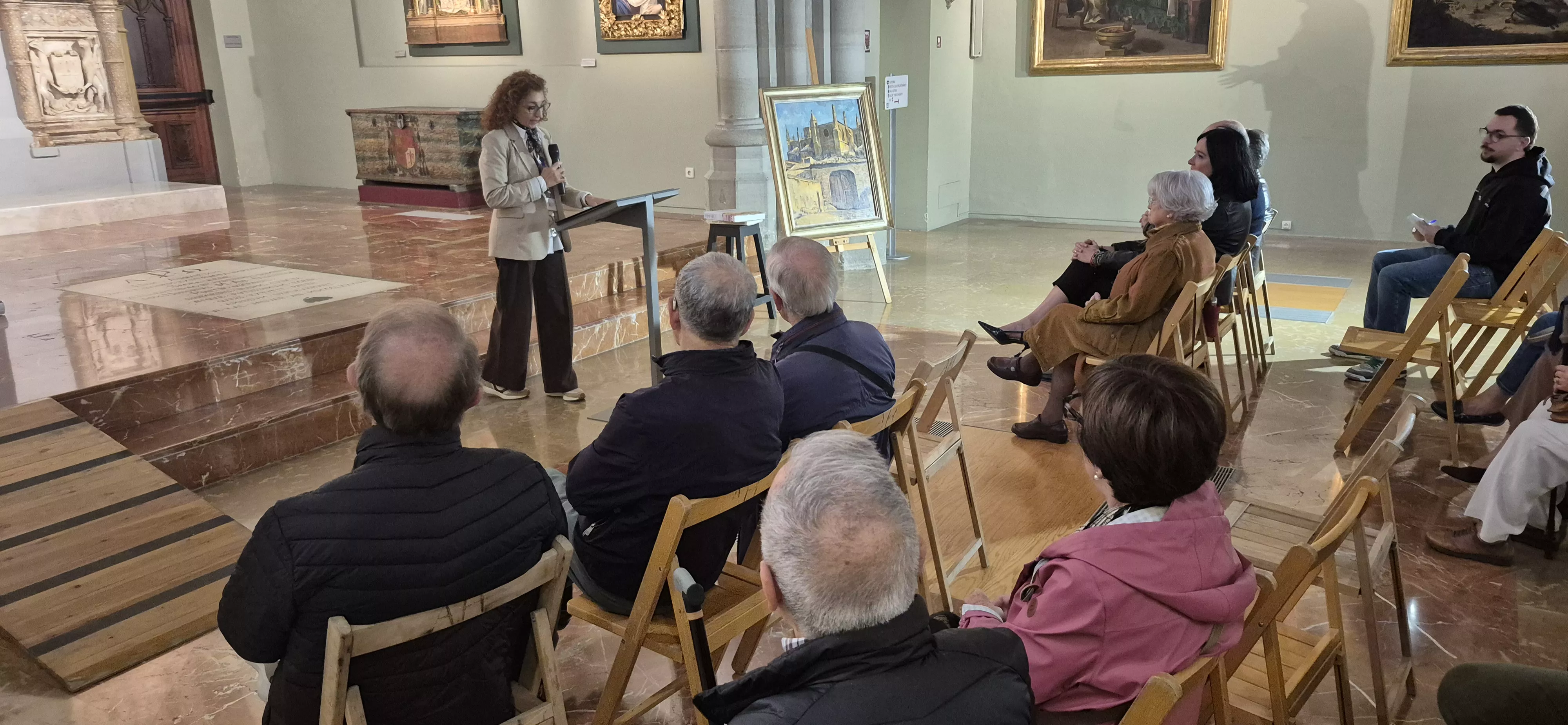 La familia de José María Lanzarote dona un cuadro del artista a la Catedral de Huesca. Foto Myriam Martínez