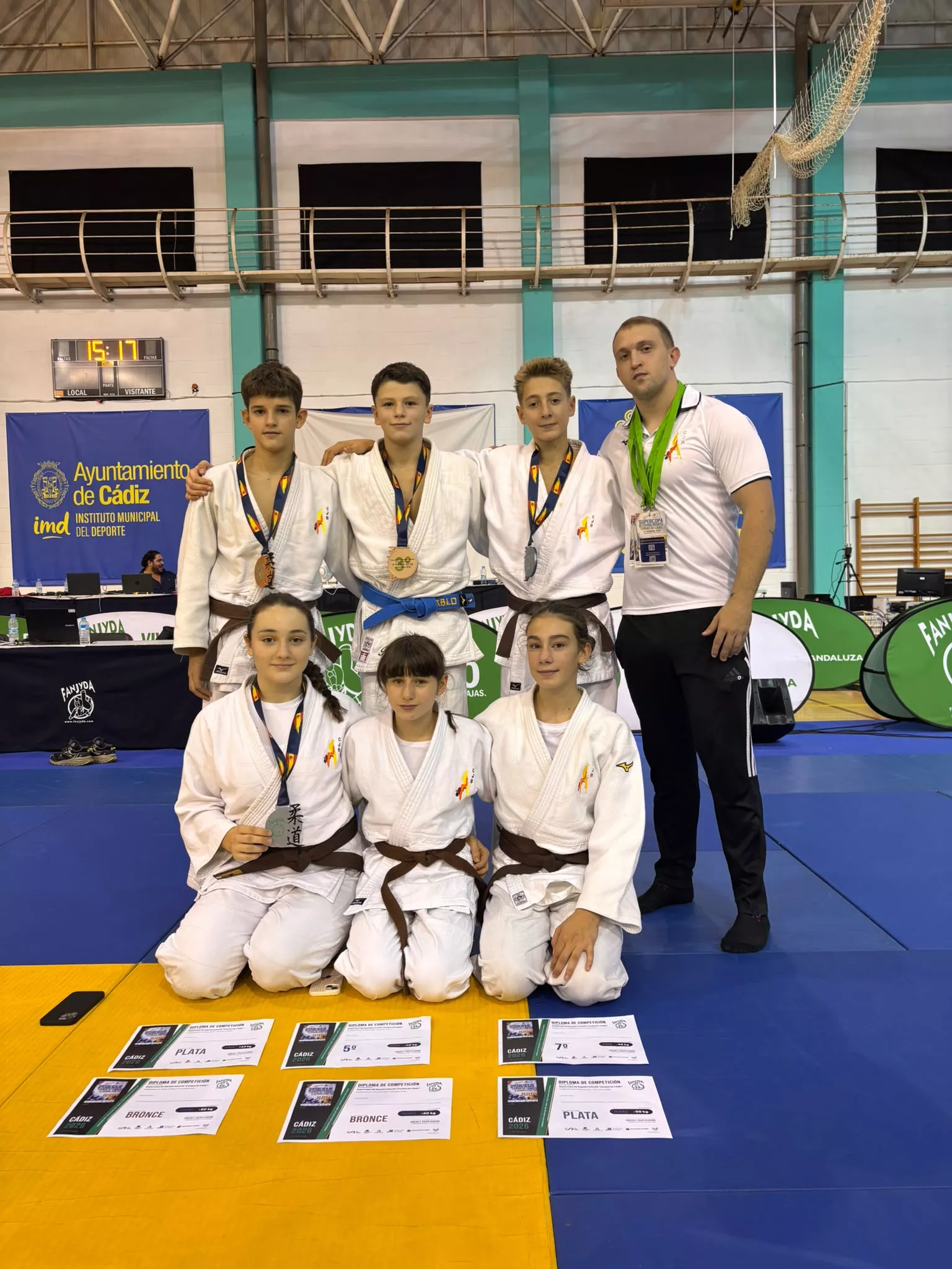 Representación del CJ Binéfar en la Supercopa de España Infantil de Cádiz.