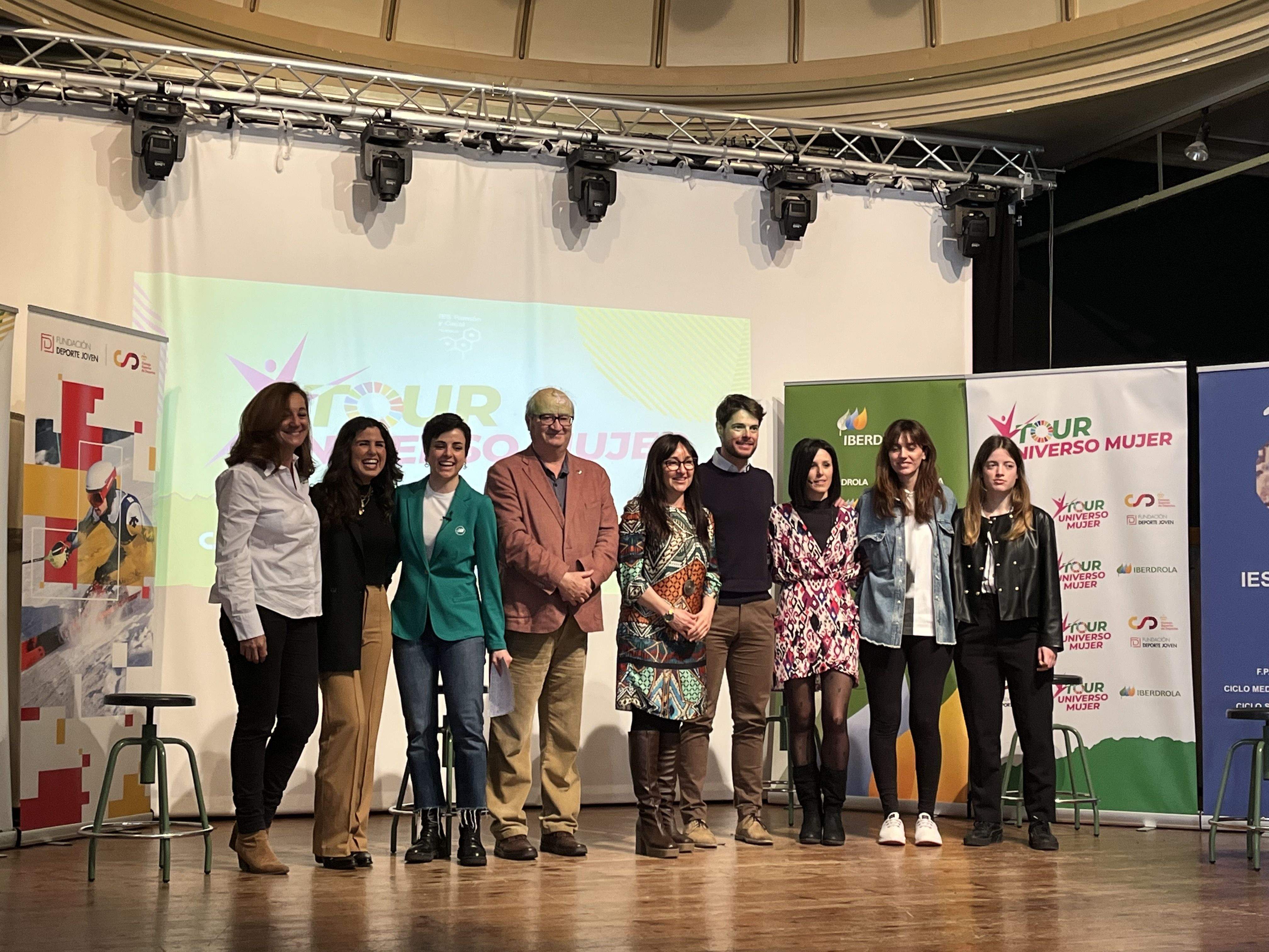 Fernández Ochoa, Rico, Hurtado, Romance, Costa, Jordán de Urriés, Lamarca, Garanto y Ardanaz, en el Foro Universo Mujer. Foto: A. Mora