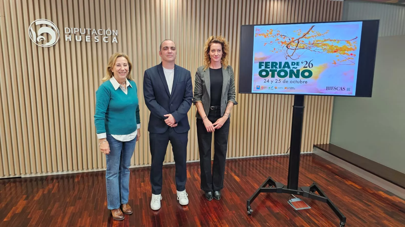 Presentación de la Feria de Otoño de Biescas con Isabel Manglano, Carlos Sampériz y Lorena Cajal.