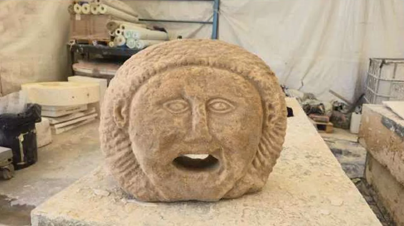 Reproducción que se va a instalar de la pieza central de salida de una fuente iberorromana conocida como la Boca de la Verdad.
