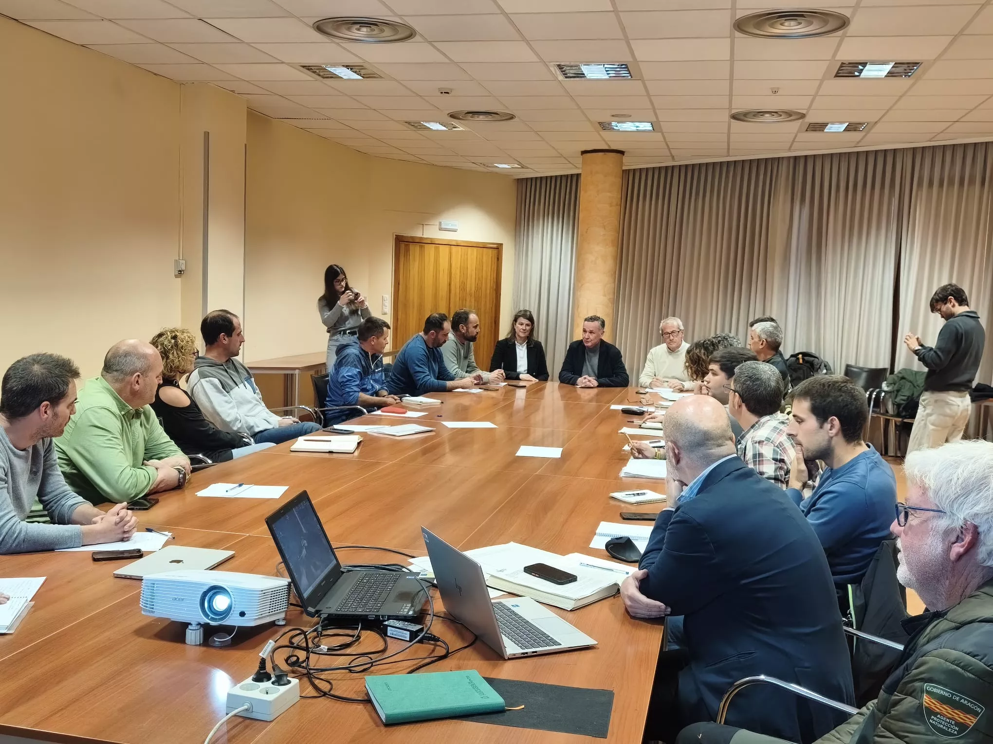 Reunión en Jaca para abordar las actuaciones tras el incendio de Las Peñas de Riglos.