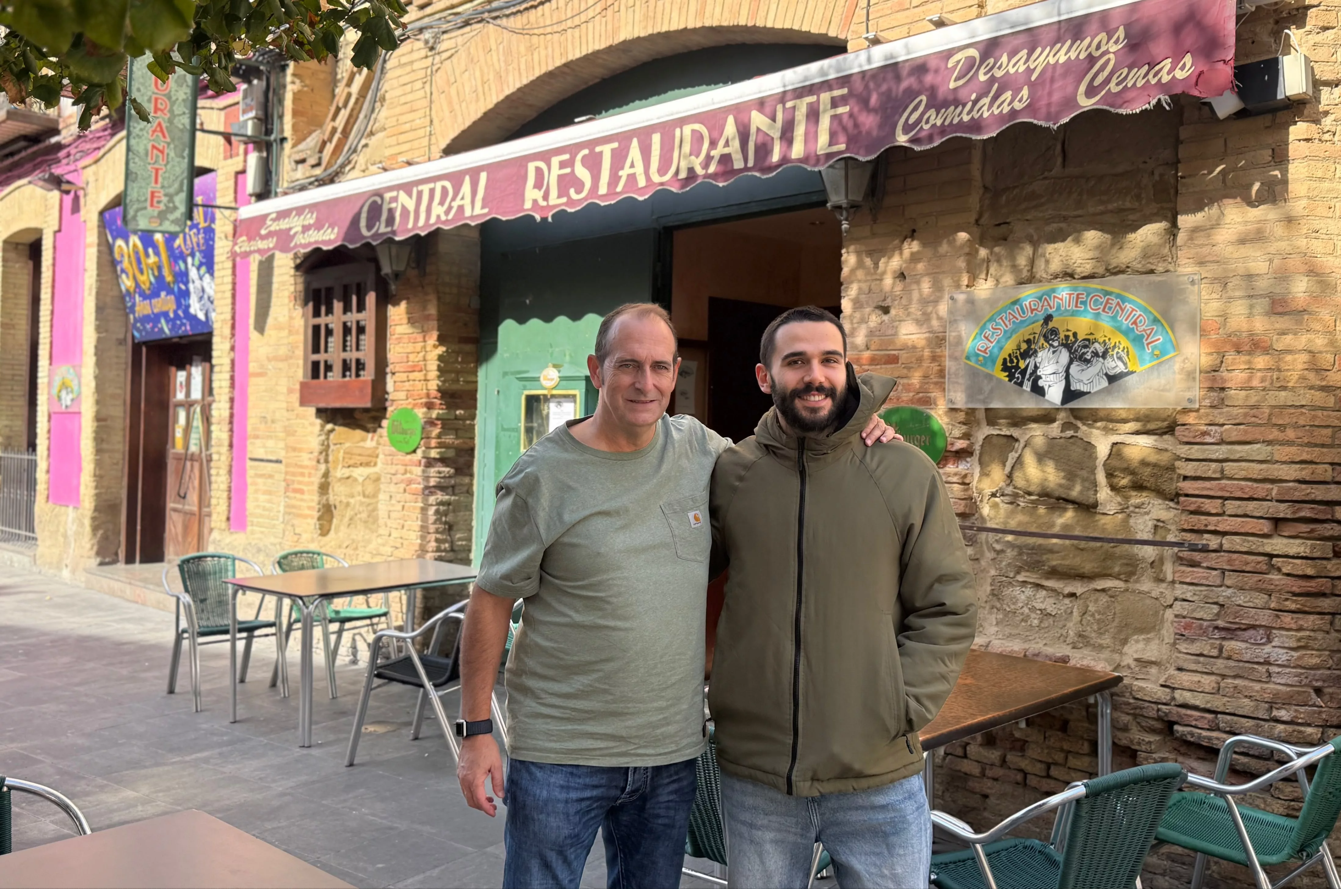 José Nolasco y Jaime Gallardo en la previa del Sinfín Bada Huesca, en el Central Café