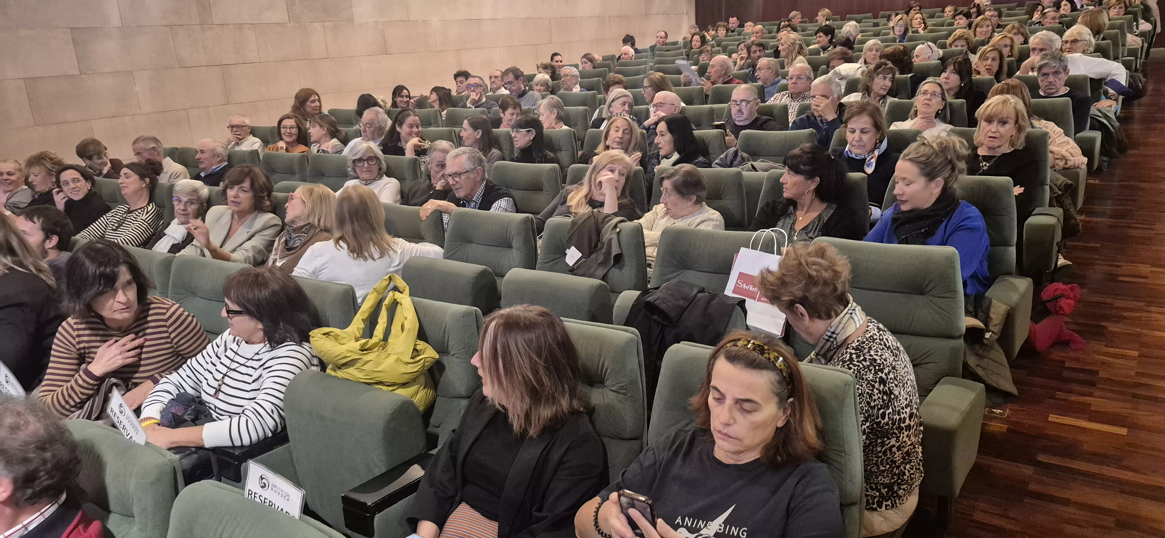 Marta Borraz y  Eva Cosculluela en Diálogos entre escritores. Foto Myriam Martínez
