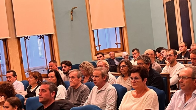 Público asistente a la presentación en el Salón Azul del Casino. Foto Mercedes Manterola Público asistente a la presentación en el Salón Azul del Casino. Foto Mercedes Manterola