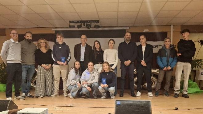 Representantes institucionales y de los estudiantes en Esteparea. Representantes institucionales y de los estudiantes en Esteparea.