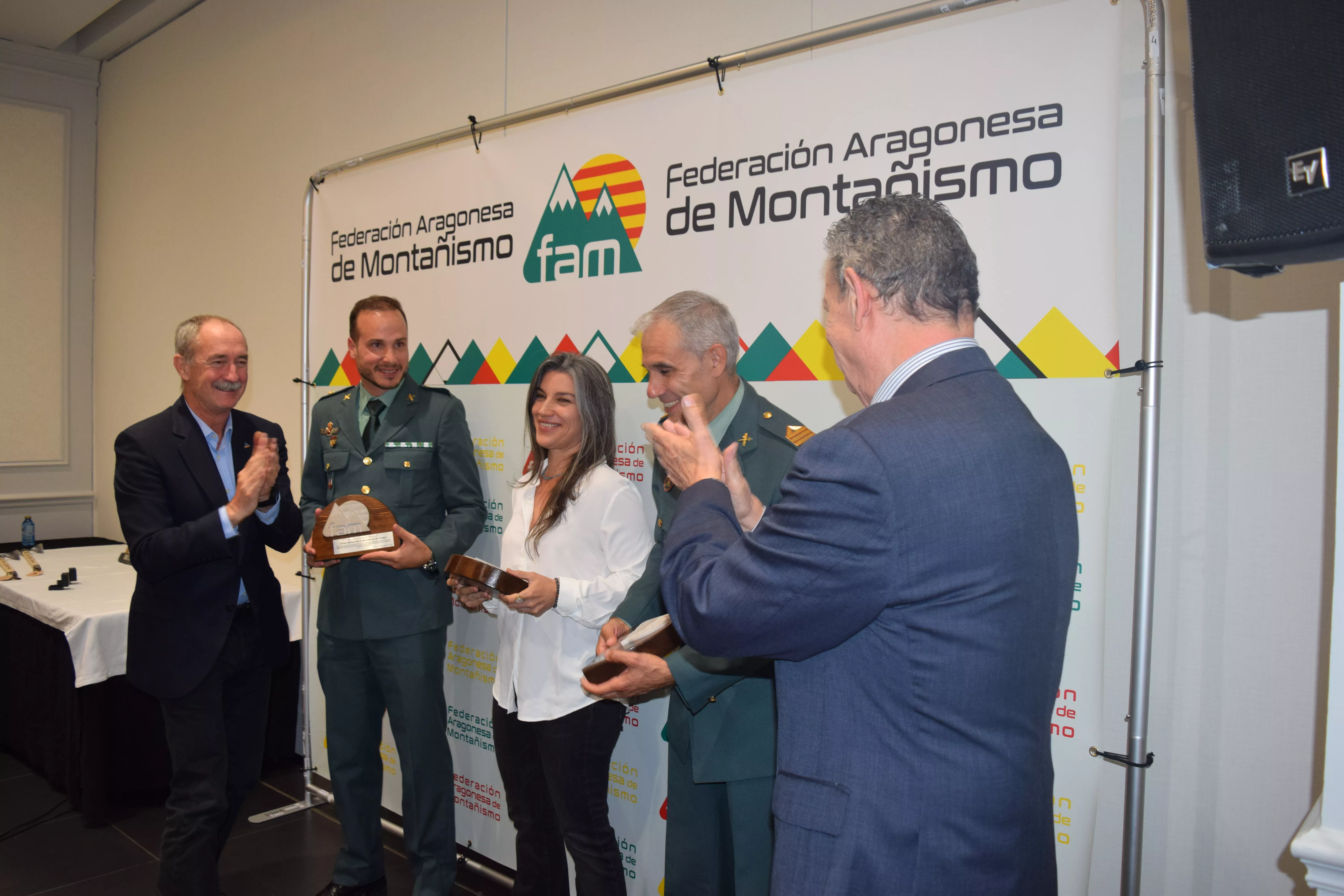 Placa rescate Garmo Negro 