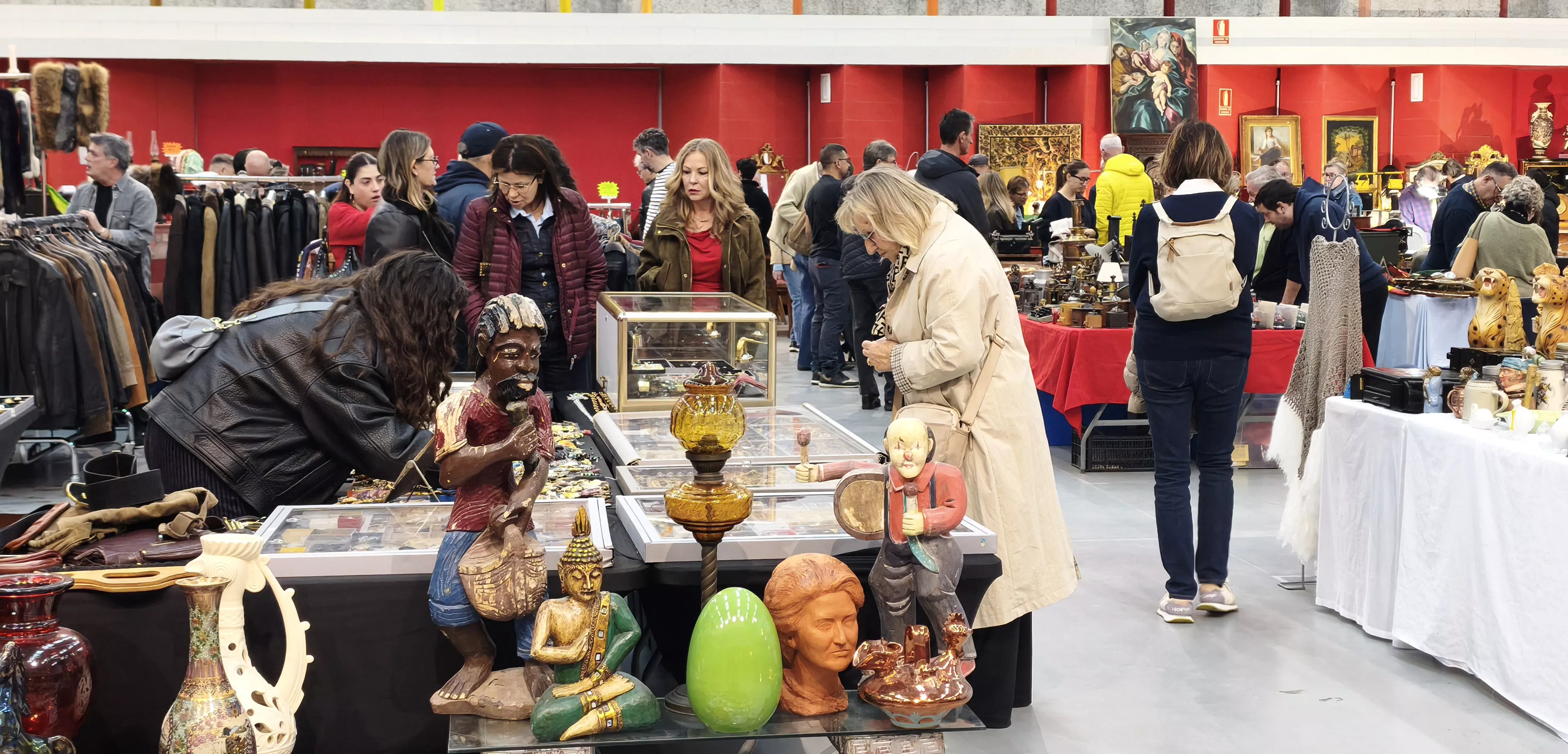 La V Feria de Antigüedades, Coleccionismo y Vintage abre sus puertas en Huesca. Foto María José Sampietro
