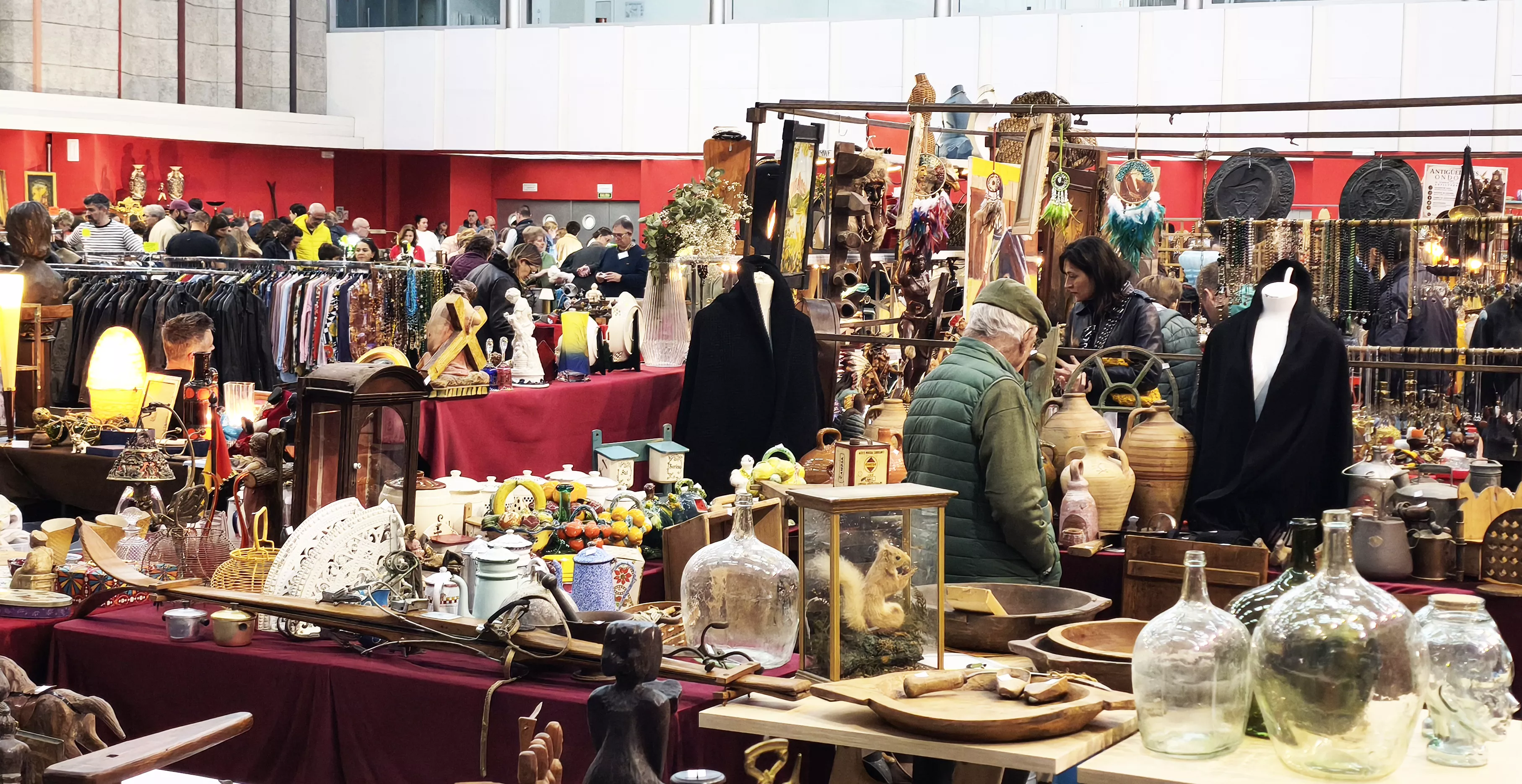 La V Feria del Coleccionismo, Antigüedades y Vintage en Huesca. Foto María José Sampietro Brosed