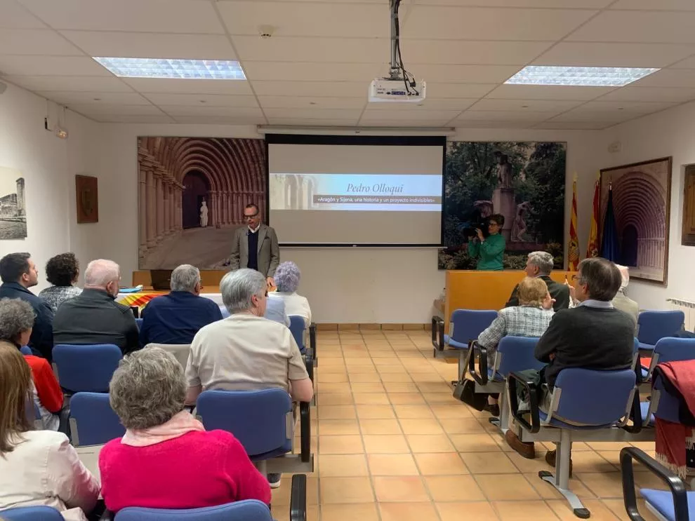 Pedro Olloqui en la jornada en Villanueva de Sijena