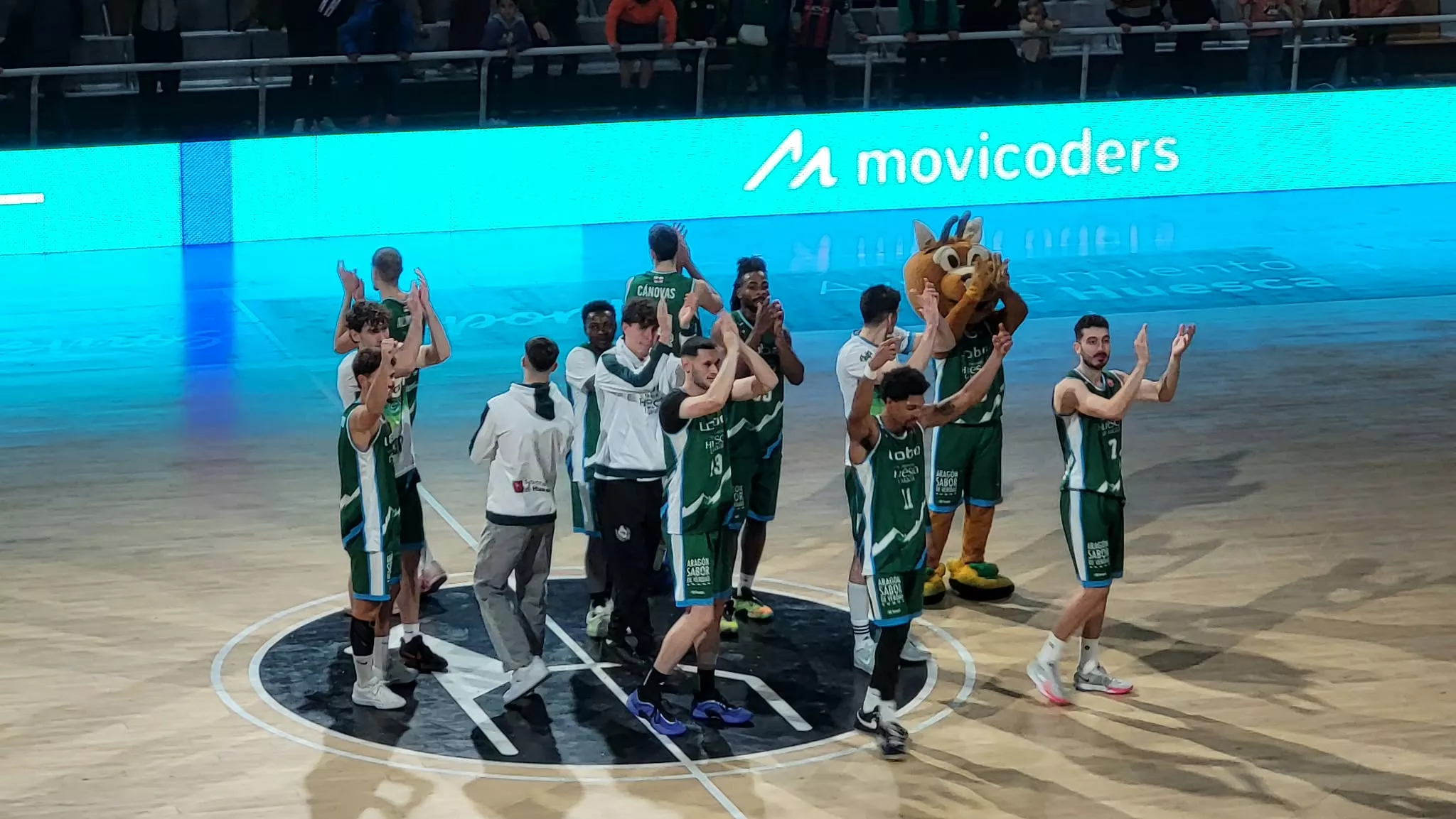 Celebración de los jugadores del Lobe Huesca la Magia