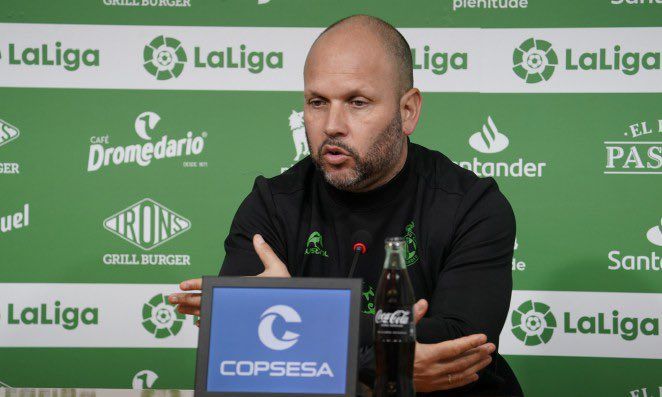José Alberto, entrenador del Racing, en la previa del partido ante el Huesca. 