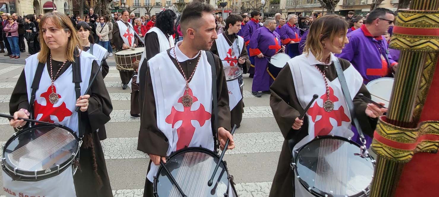 Encuentro en la Plaza de Navarra del Certamen de Bandas de Huesca