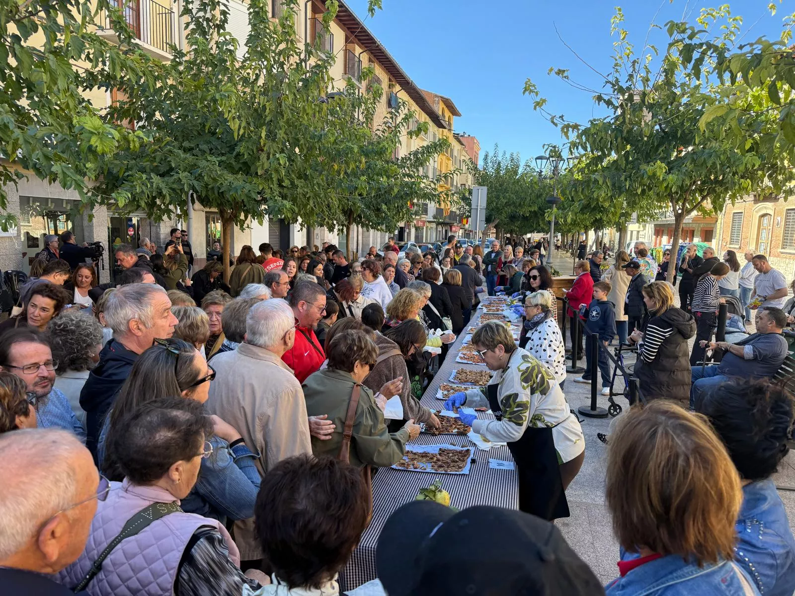 Degustación de los cocs presentados al concurso en Fraga