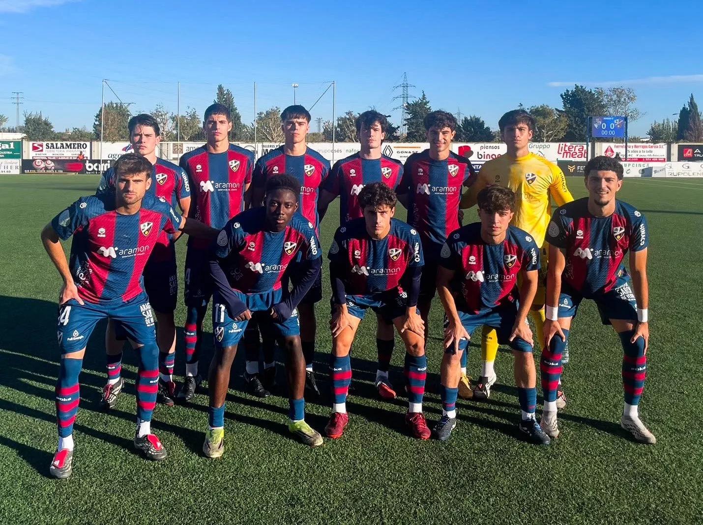 Once del Huesca B en Binéfar.