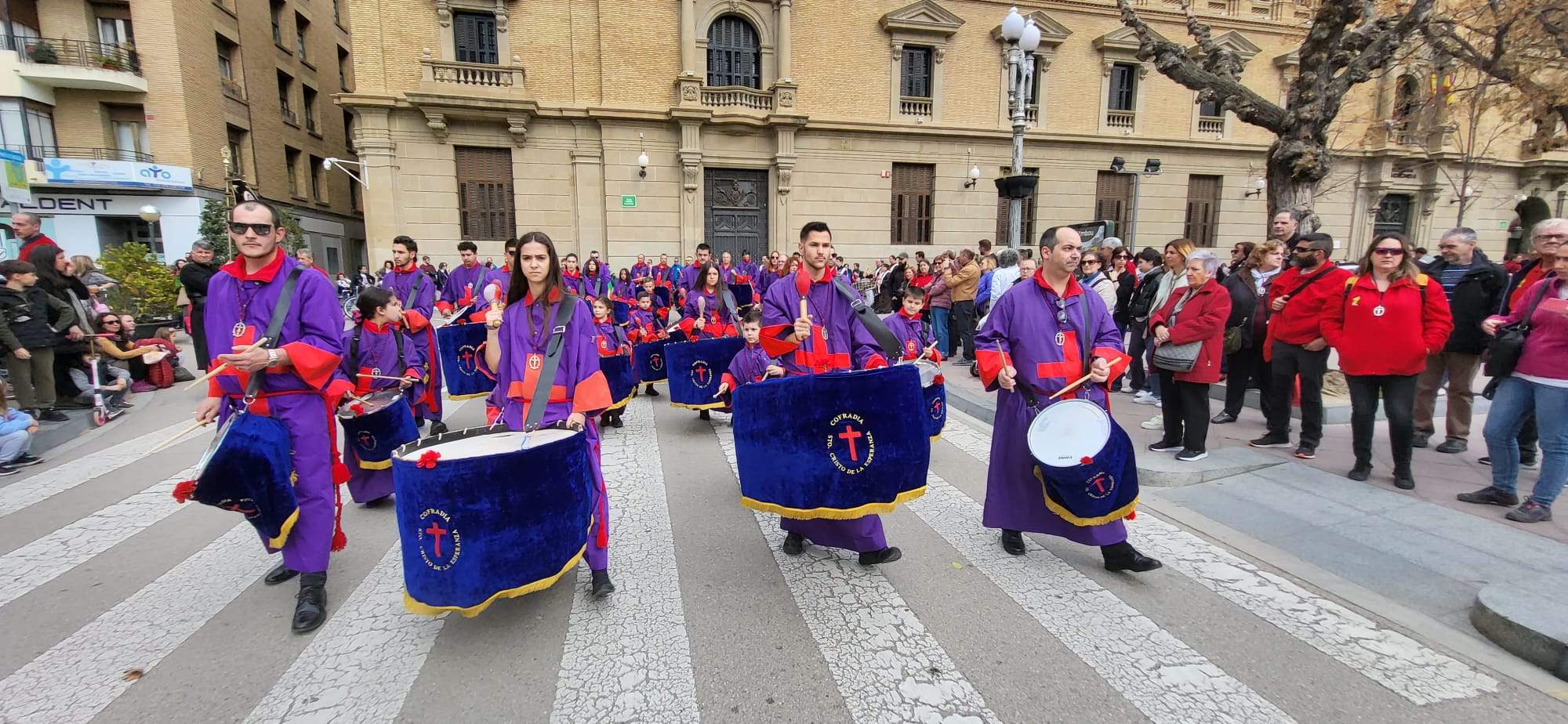 Encuentro en la Plaza de Navarra del Certamen de Bandas de Huesca