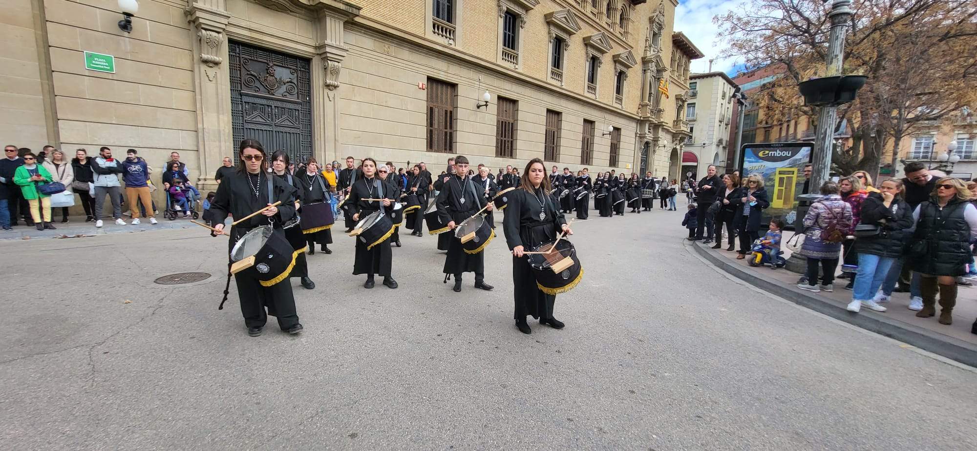 Encuentro en la Plaza de Navarra del Certamen de Bandas de Huesca