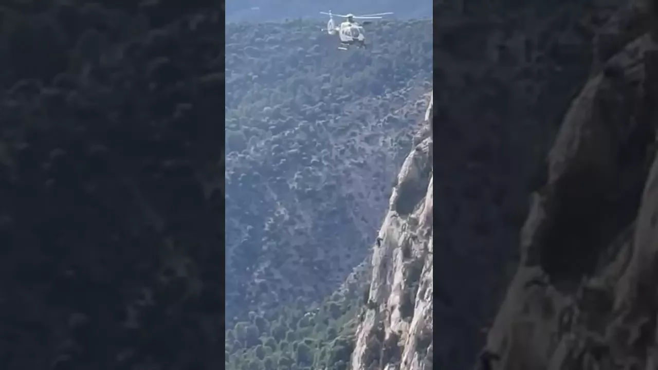 Un escalador rescatado a 300 metros de altura en Montrebei