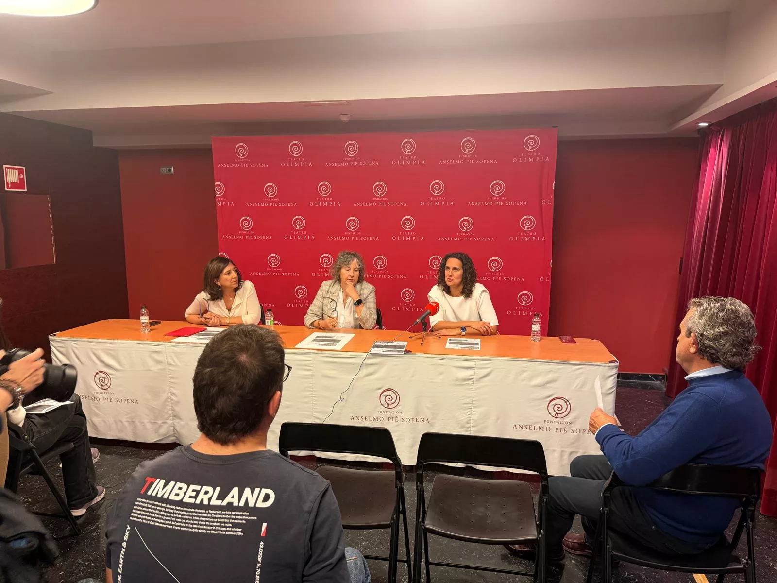 Lola del Val, Ana Soria y Marina Rodríguez han presentado el Ciclo de Cine y Derecho