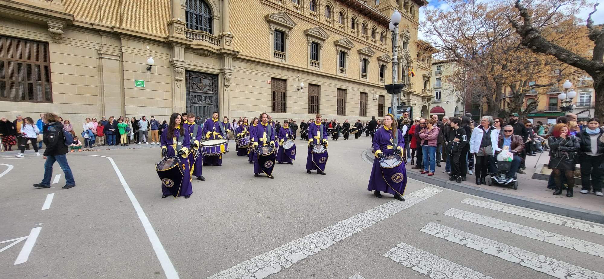 Encuentro en la Plaza de Navarra del Certamen de Bandas de Huesca