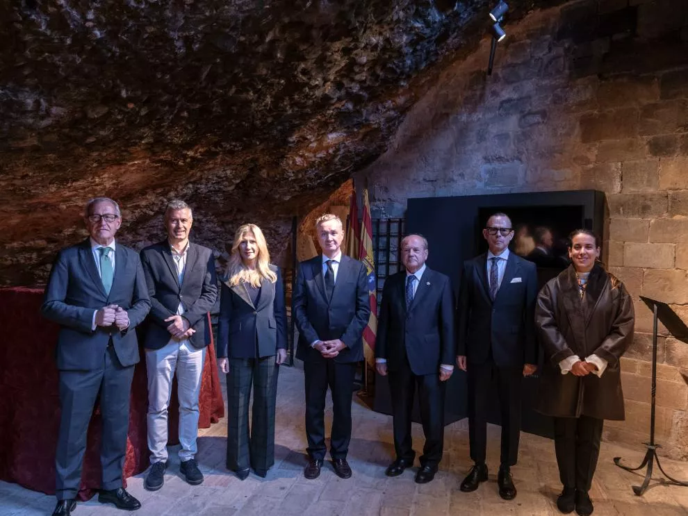 Autoridades presentes en la devolución de los restos de los reyes aragoneses al panteón de San Juan de la Peña
