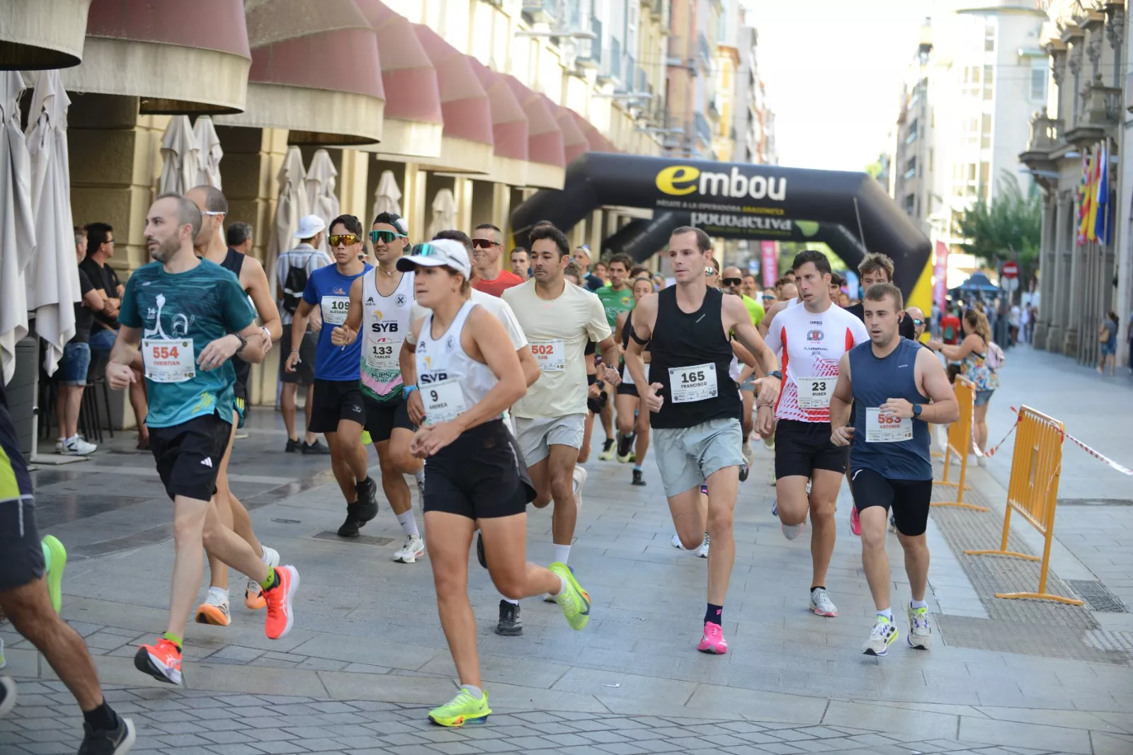 Las calles de Huesca recuperan una Media Maratón.