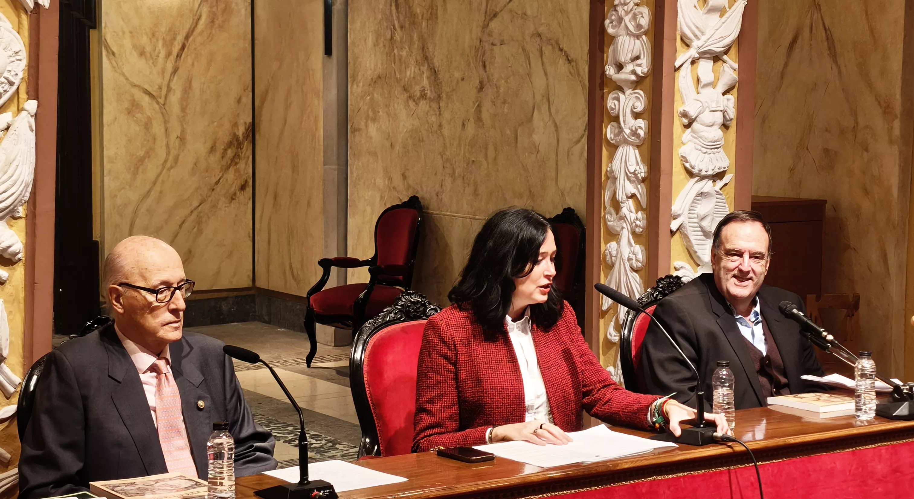 Presentación del libro de Joaquín Abos en el Colegio Imperial de Santiago. Foto María José Sampietro Brosed