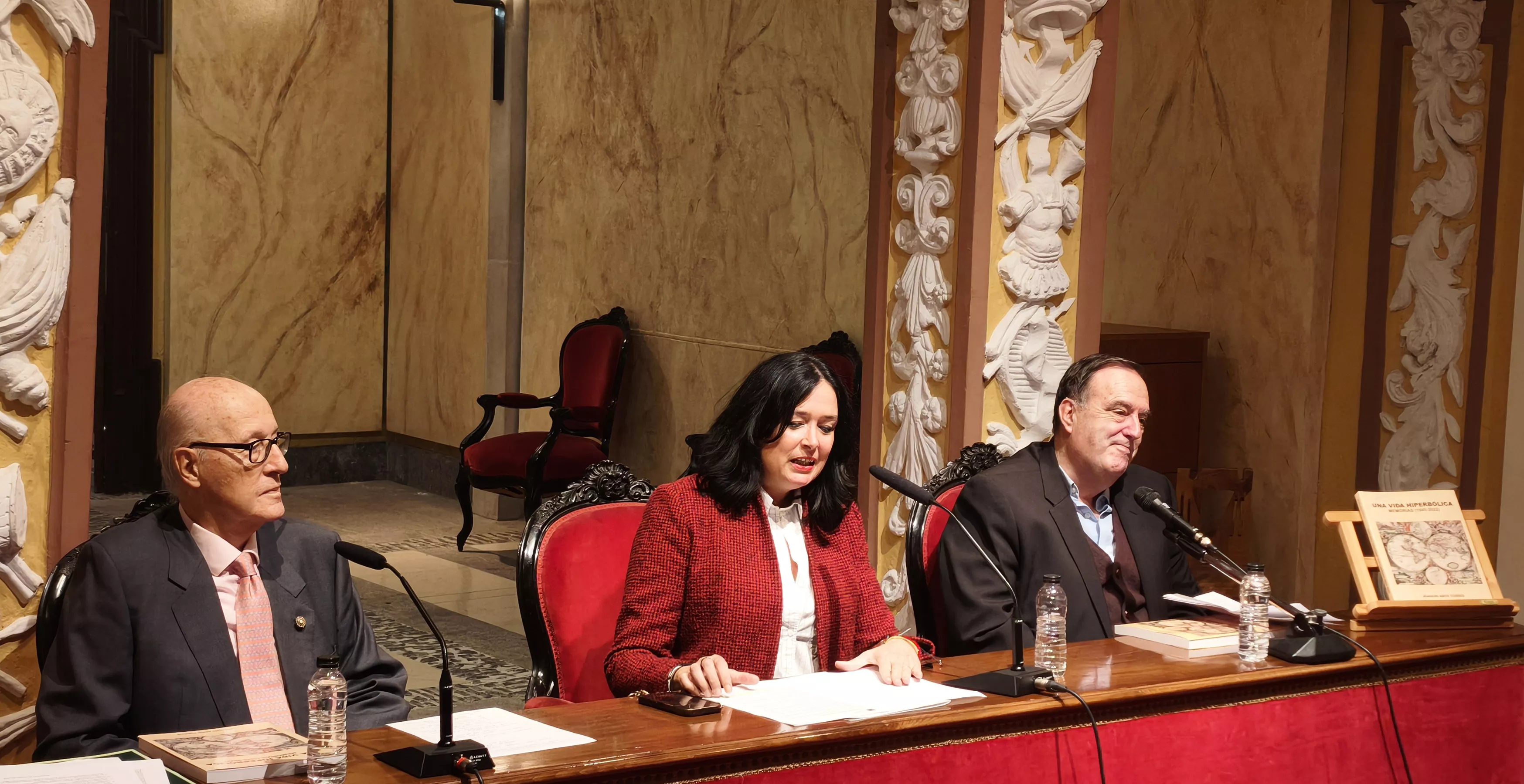 Presentación del libro de Joaquín Abos en el Colegio Imperial de Santiago. Foto María José Sampietro Brosed