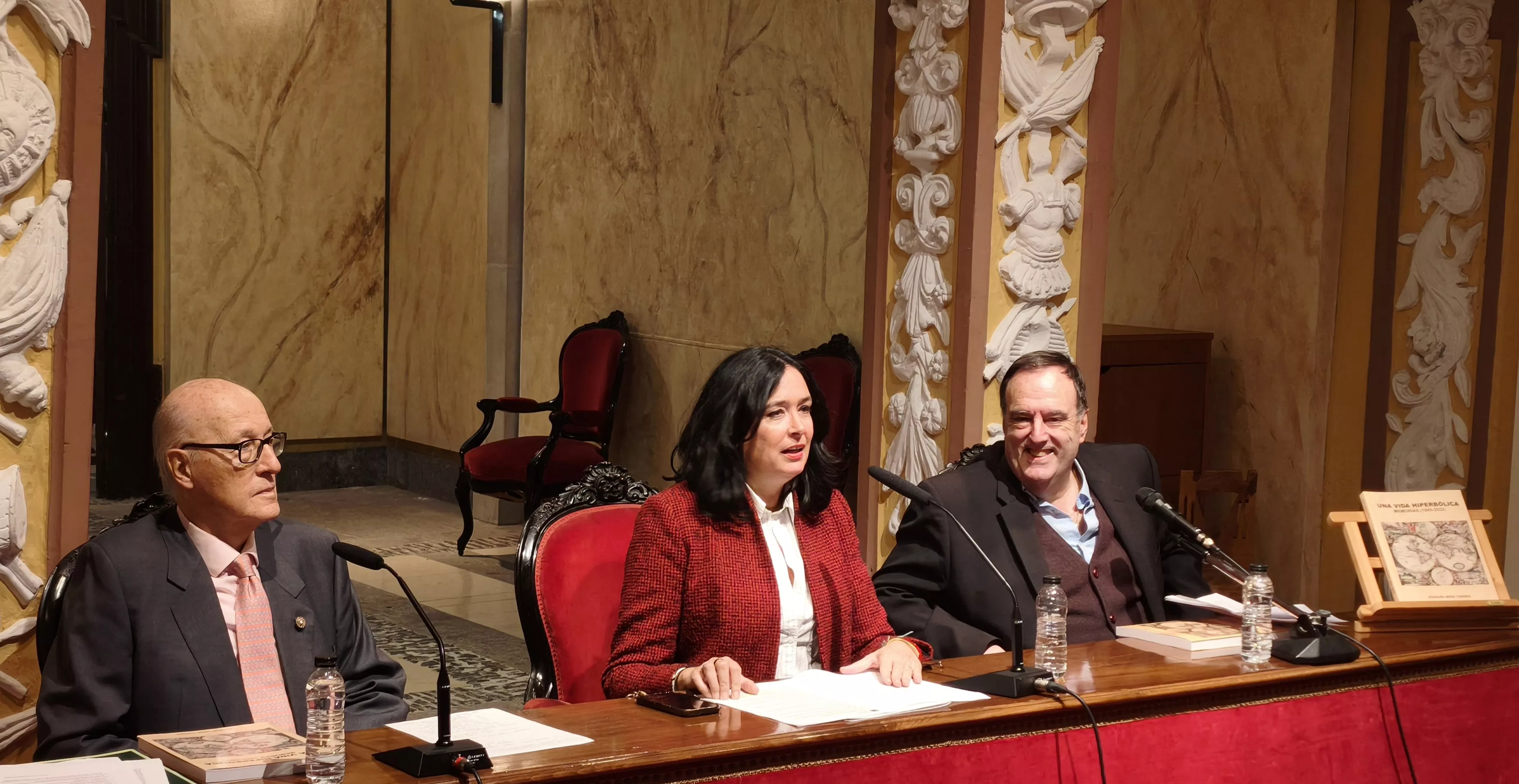 Presentación del libro de Joaquín Abos en el Colegio Imperial de Santiago. Foto María José Sampietro Brosed