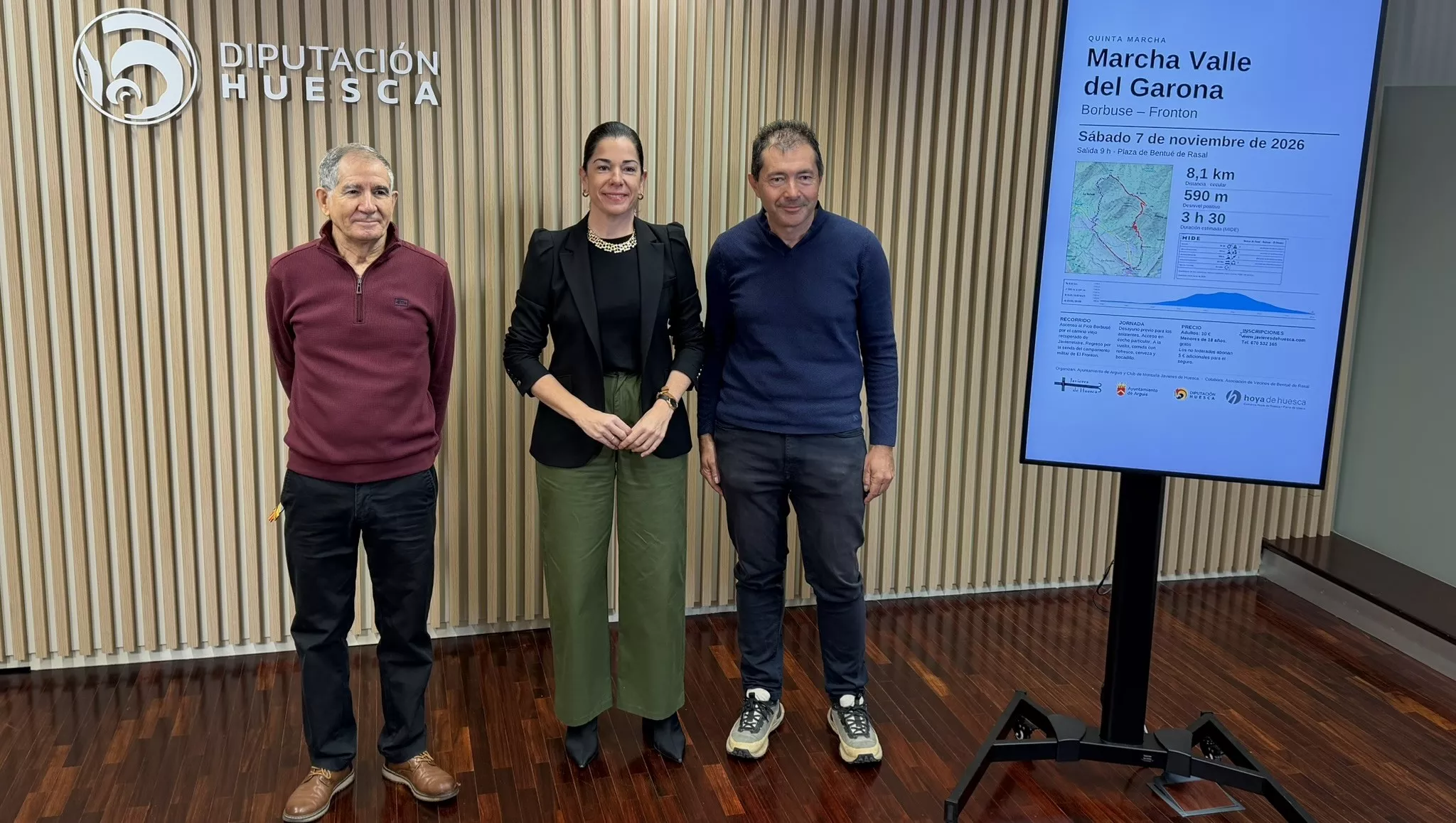 San Vicente, Ibort y Cruchaga en la presentación de la V edición de la Marcha Valle del Garona. Foto: Adri Mora