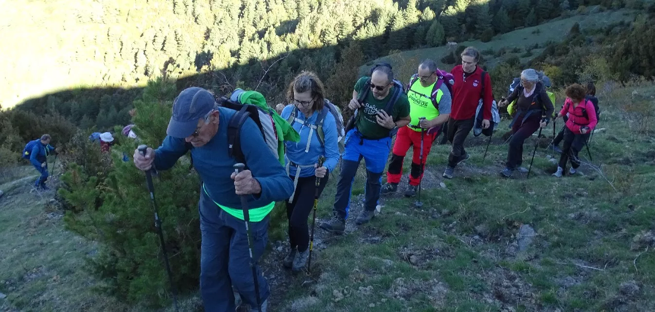 Subiendo a cruzar el barranco de Portet. Foto Alfredo Zazo