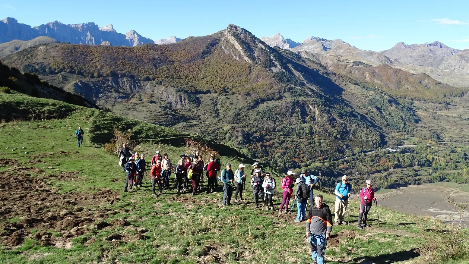 Subiendo a cruzar el barranco de Portet. Foto Alfredo Zazo