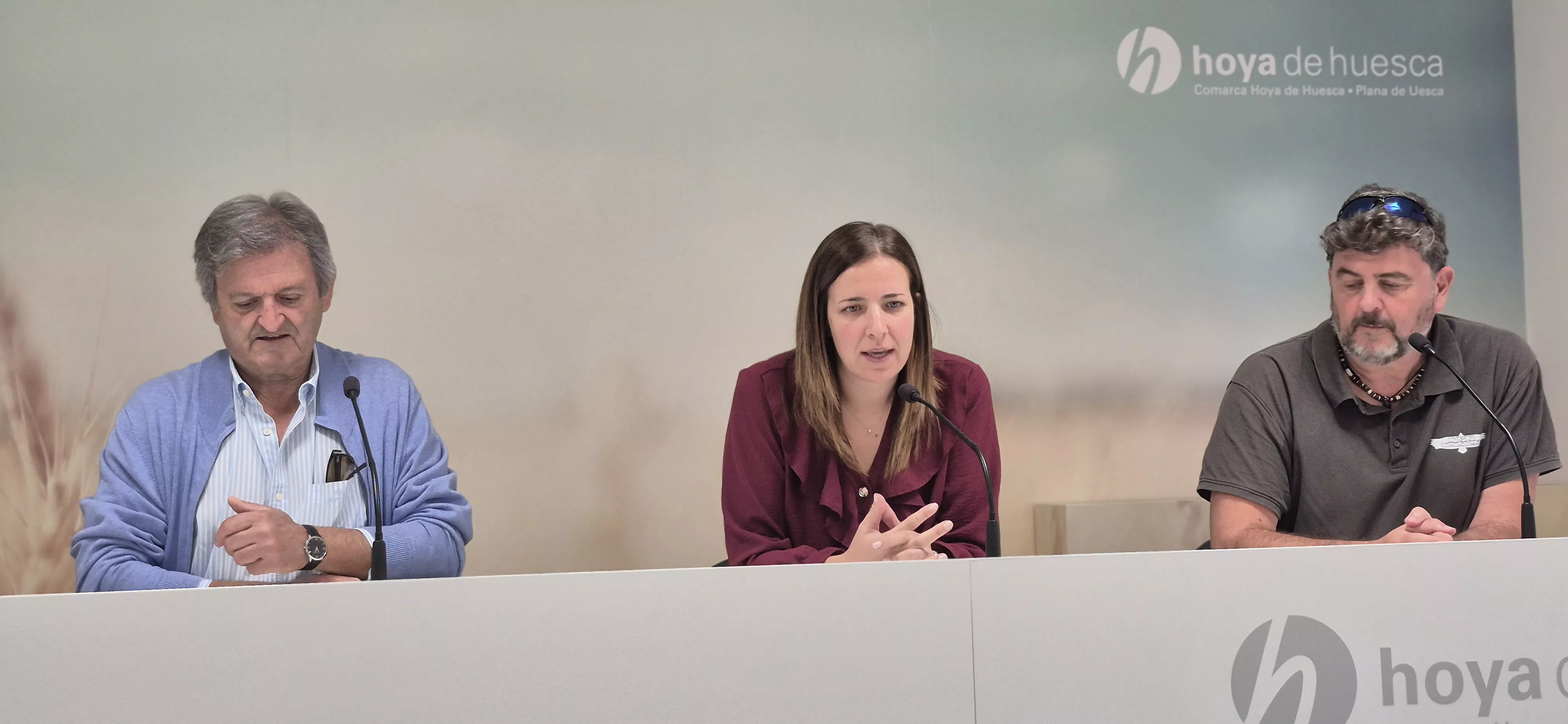 Carlos Tricas, Mónica Soler y Pablo Vallés, presentando la nueva temporada del Centro de Interpretación Alberca de Alboré. Foto Myriam Martínez