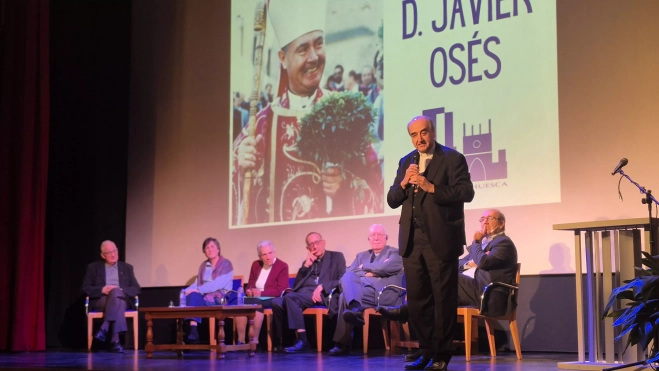El obispo Aguado anuncia que la diócesis de Huesca ha iniciado los trámites para pedir al Vaticano la canonización de Javier Osés. Foto Myriam Martínez El obispo Aguado anuncia que la diócesis de Huesca ha iniciado los trámites para pedir al Vaticano la canonización de Javier Osés. Foto Myriam Martínez
