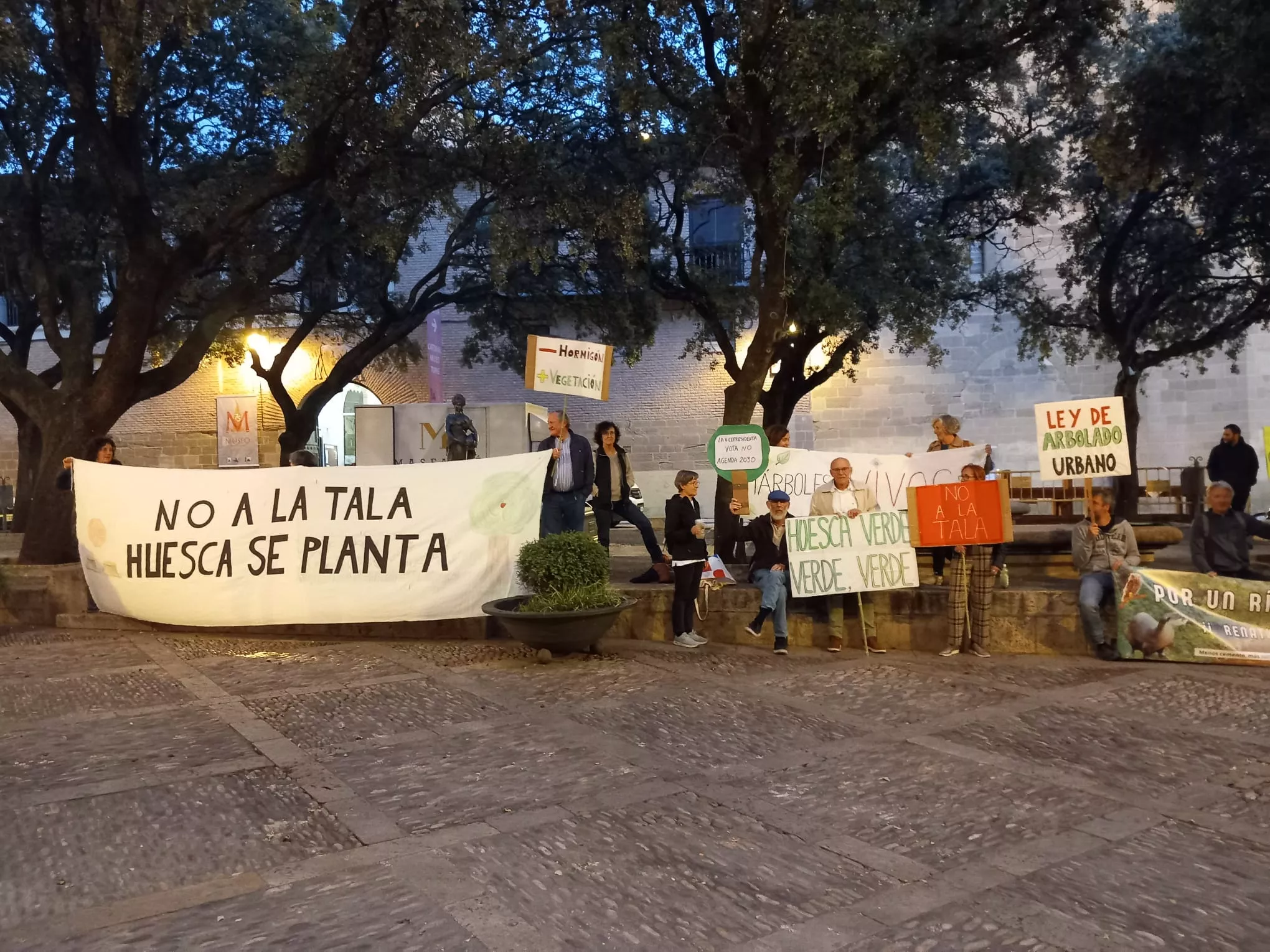 La Plataforma Árboles Vivos Huesca cuestiona el voto de Lorena Orduna contra la Agenda 2030.