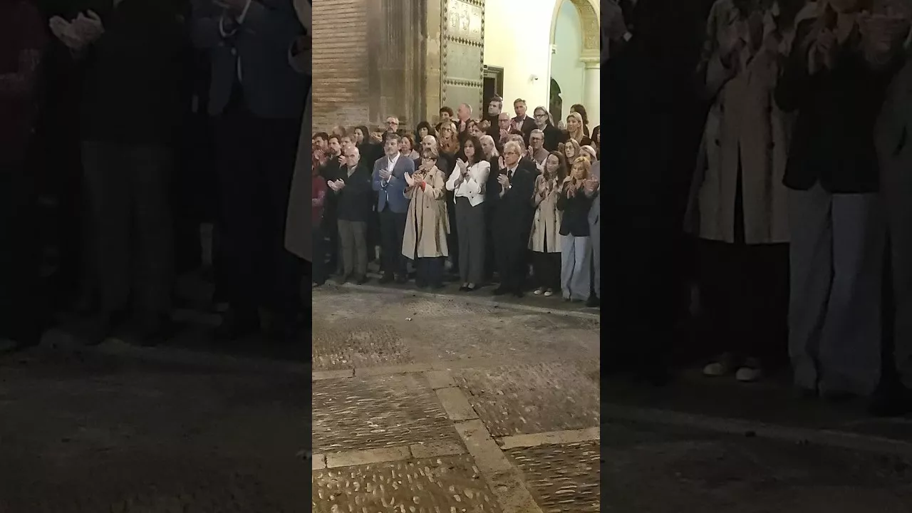 Profundo minuto de silencio en Huesca por la tragedia ferroviaria de Urda